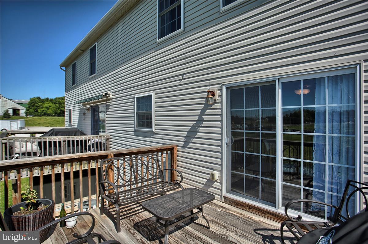 ASHCOMBE FARMS WEST - Residential