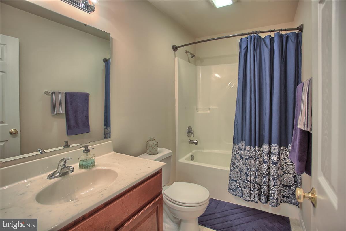 ASHCOMBE FARMS WEST - Residential