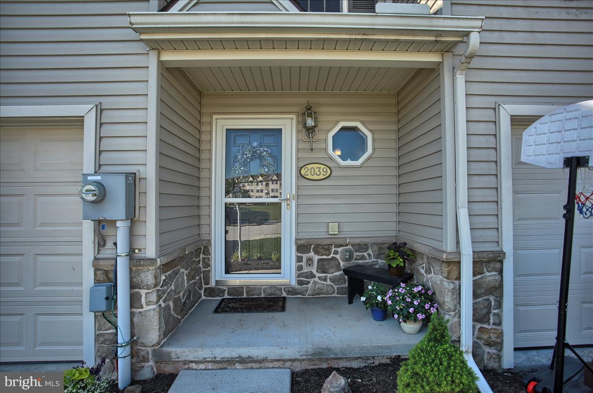 ASHCOMBE FARMS WEST - Residential