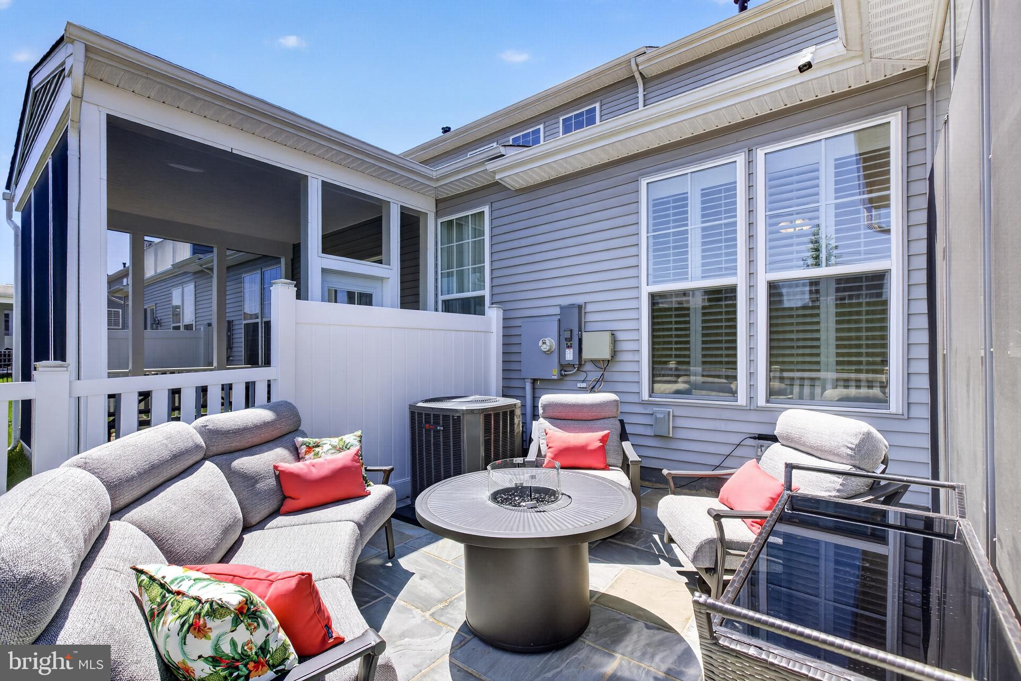 THE RETREAT AT POLAND HILL - Residential