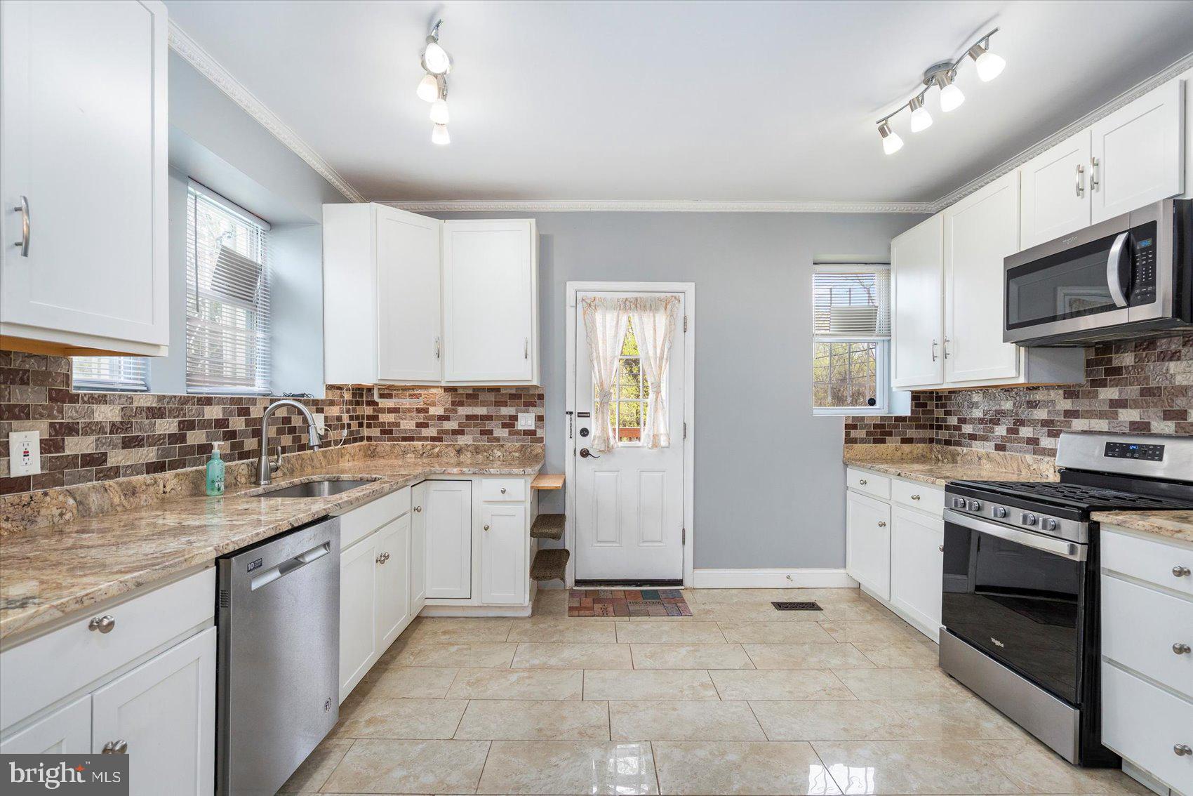 GREENSPRING - Residential Lease