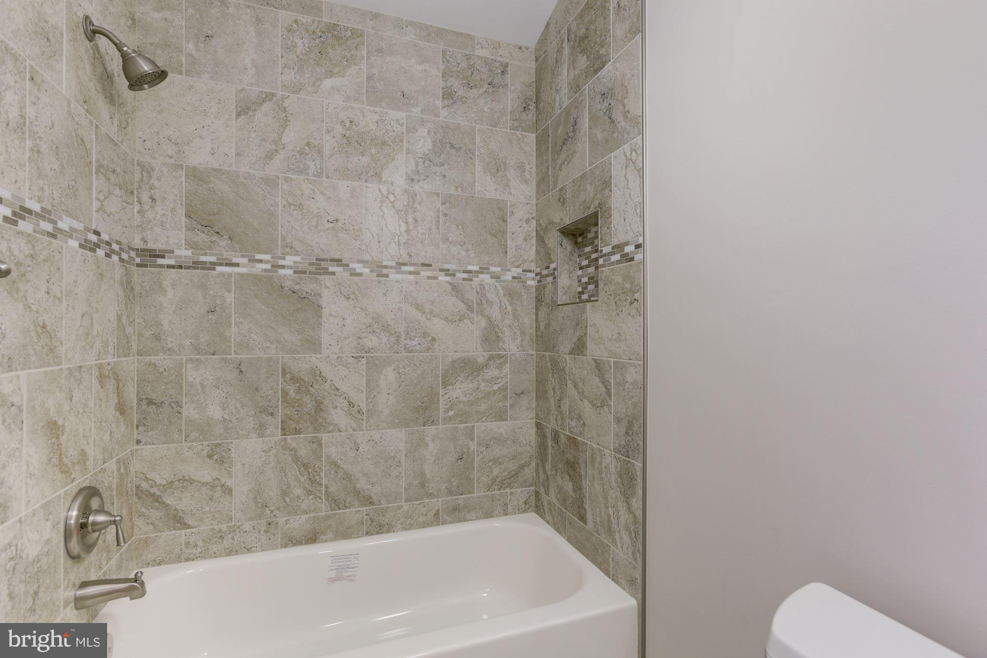 OAK SPRING - Residential Lease