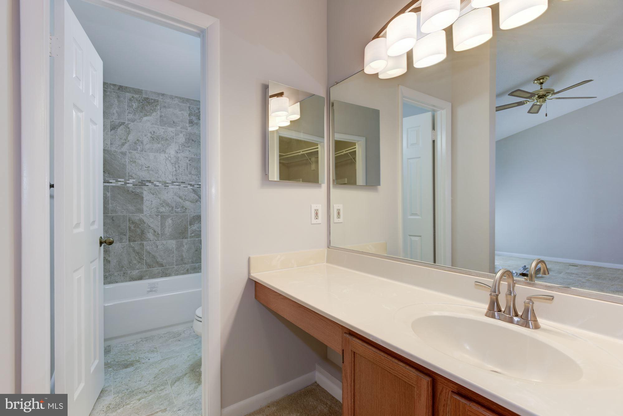 OAK SPRING - Residential Lease