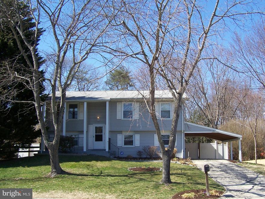 Large updated home with master bedroom wing addition making room for 5BRs and 3FBs. Large updated kitchen and dining room with ceramic tile floor. Both upper level and lower level family/living rooms. Separate laundry room. Master bedroom w/walk-in closet, double vanity and custom tile shower with bench seat. Fully fenced back yard with large patio area and storage area. Pets case-by-case.