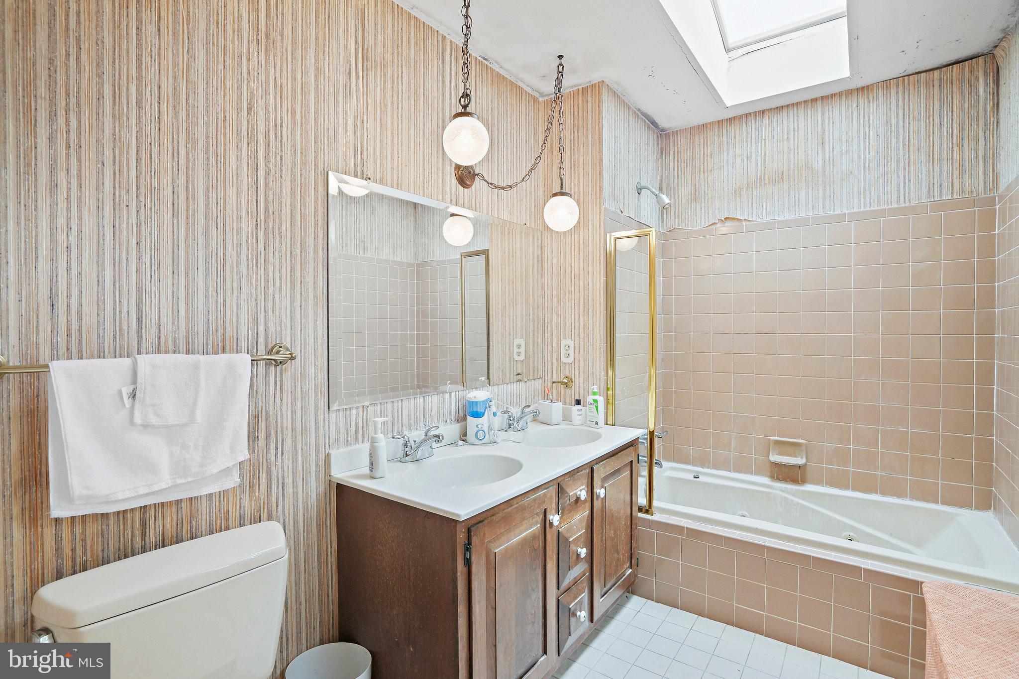 MT RADNOR HEIGHTS - Residential