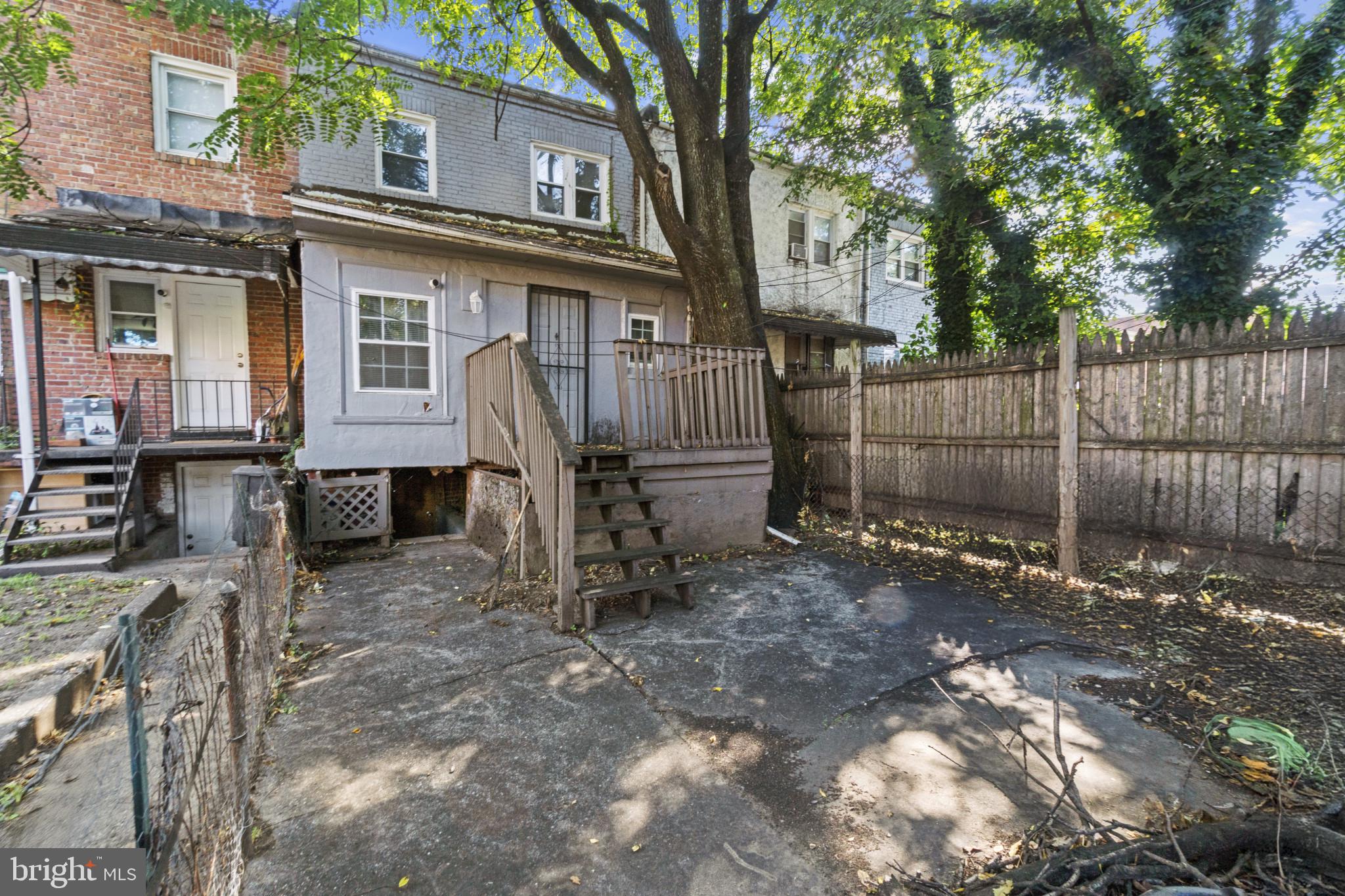 MIDTOWN EDMONDSON - Residential