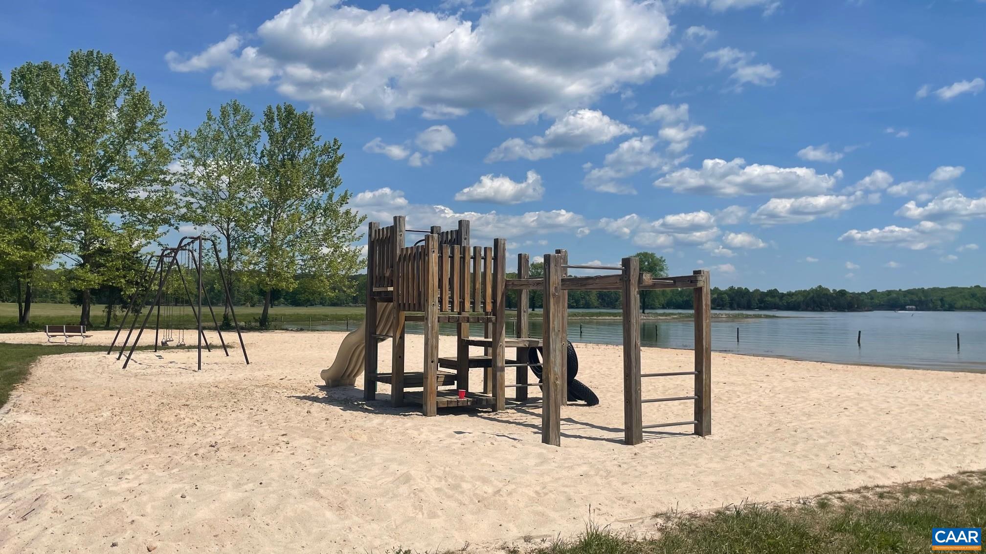 WINDWOOD COVES - Residential