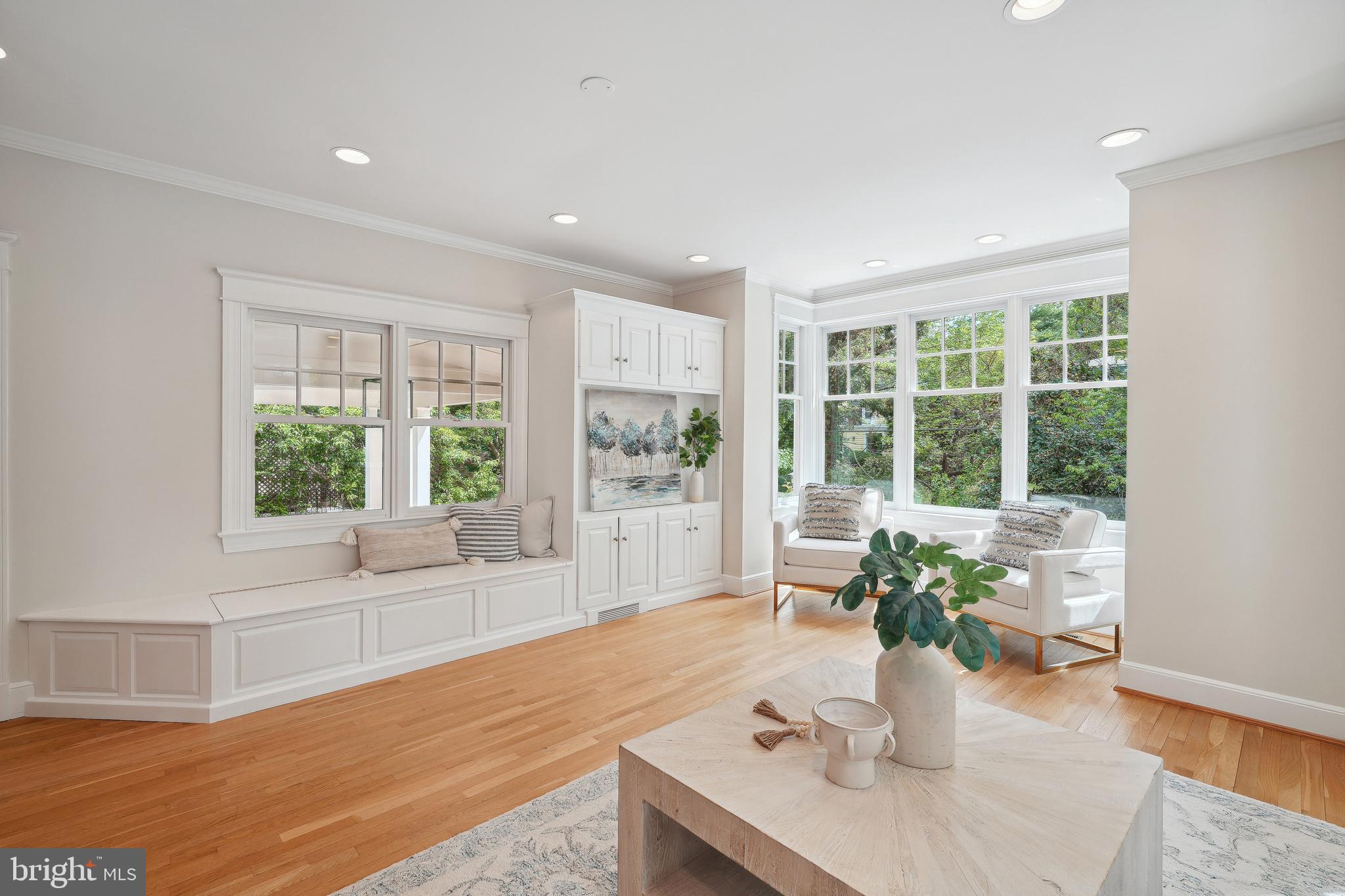 NORTH CLEVELAND PARK - Residential