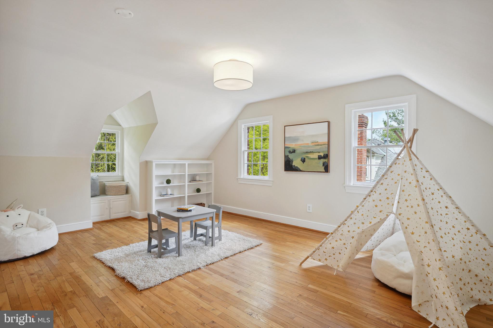 NORTH CLEVELAND PARK - Residential