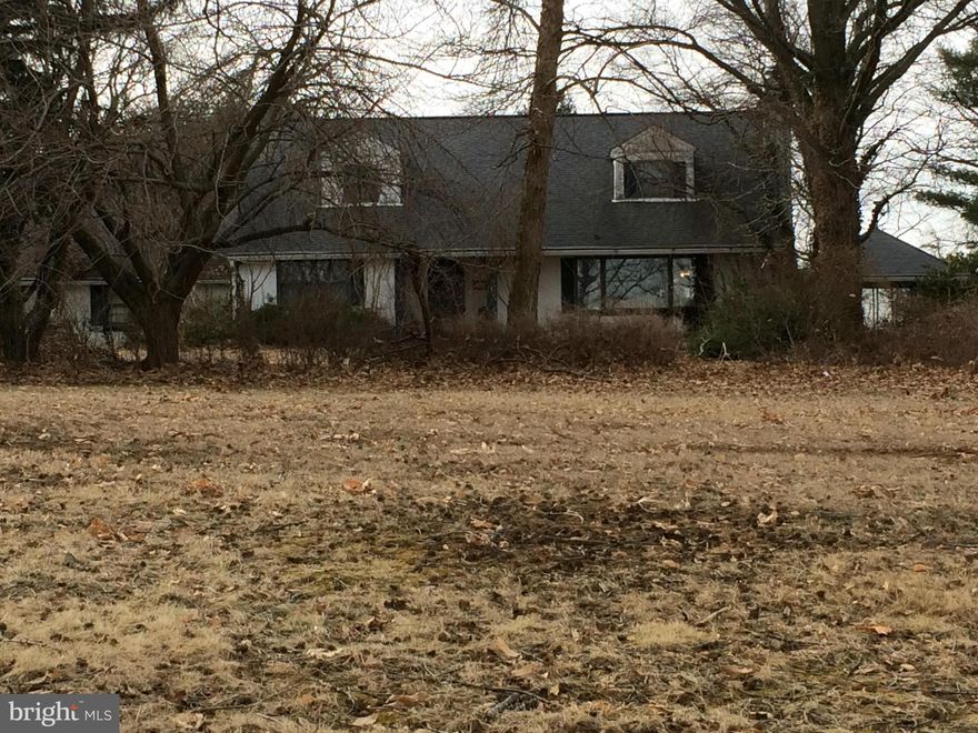 BANK APPROVED SHORT SALE PRICE!!  Fixer upper!