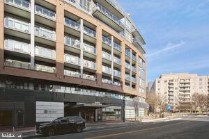 DOWNTOWN BETHESDA - Residential Lease