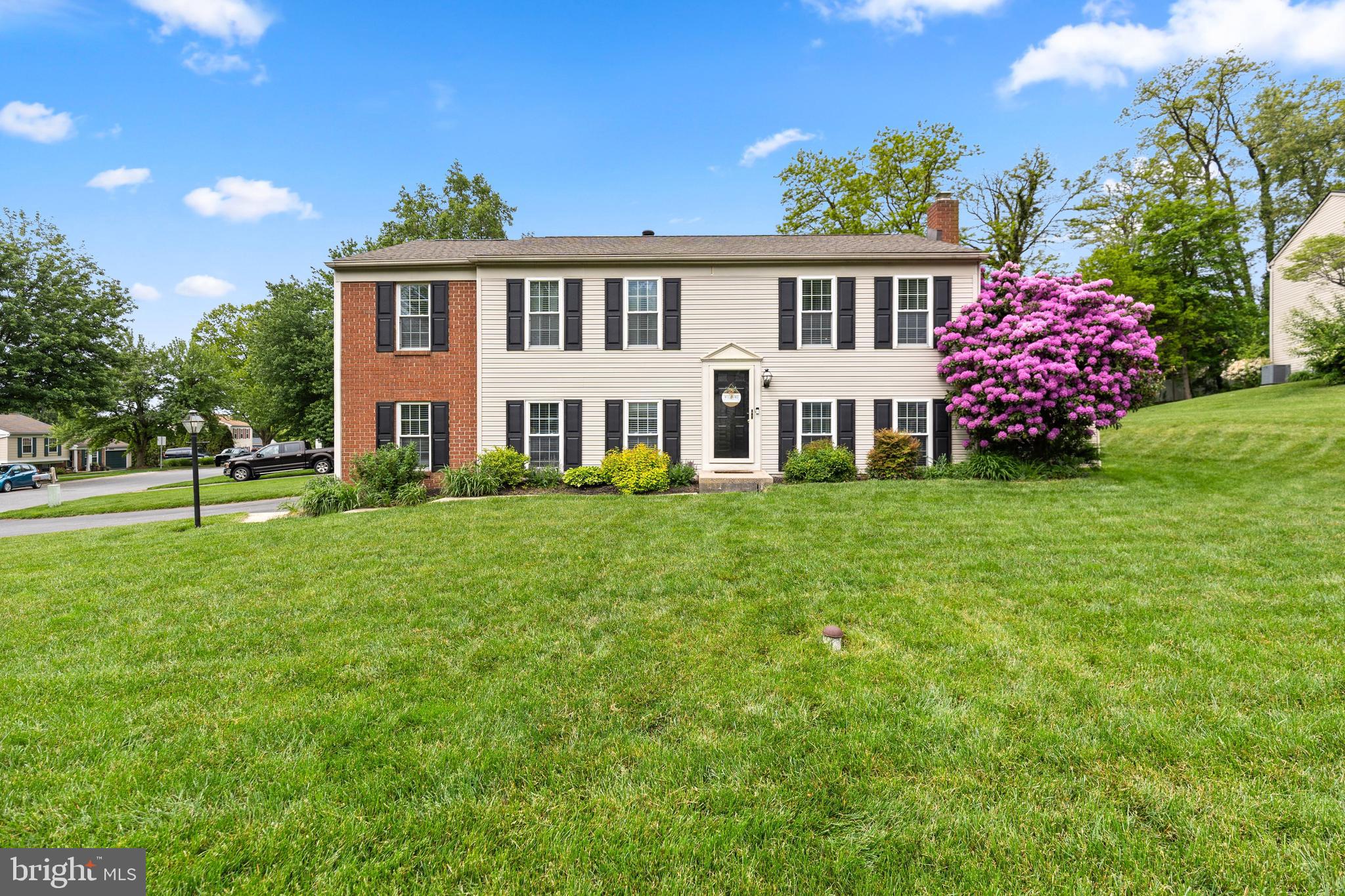 3339 PIN OAK CIRCLE