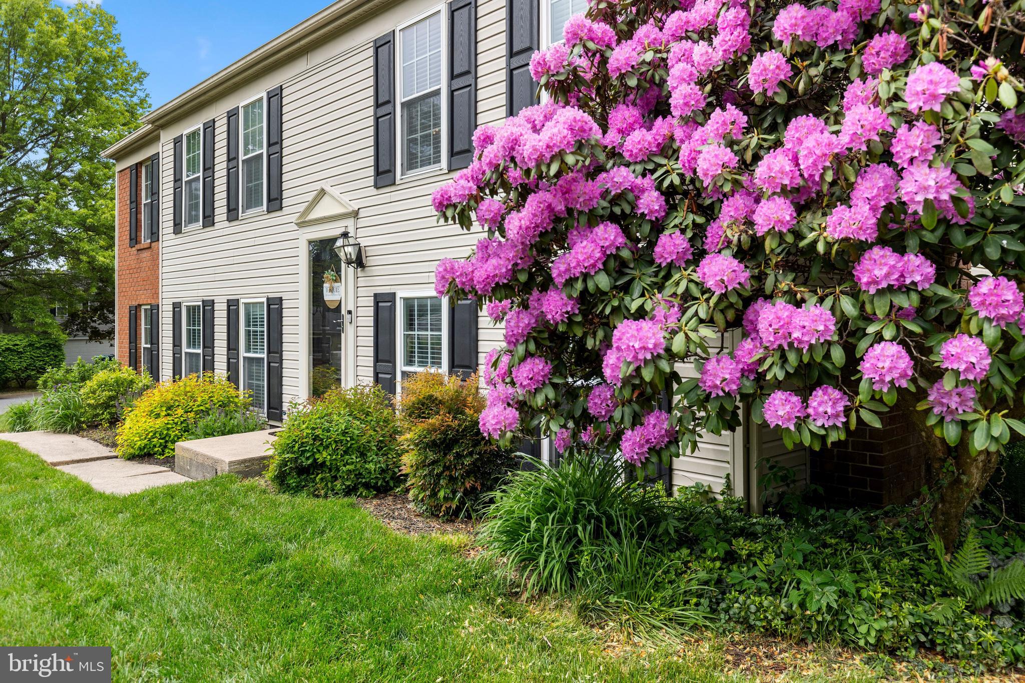 3339 PIN OAK CIRCLE