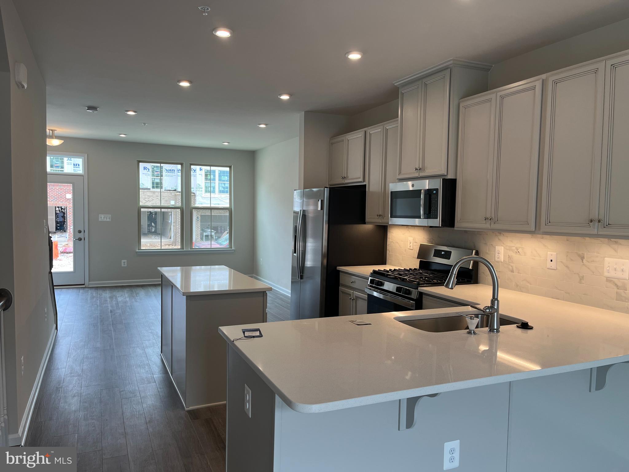 PARKSIDE - Residential Lease