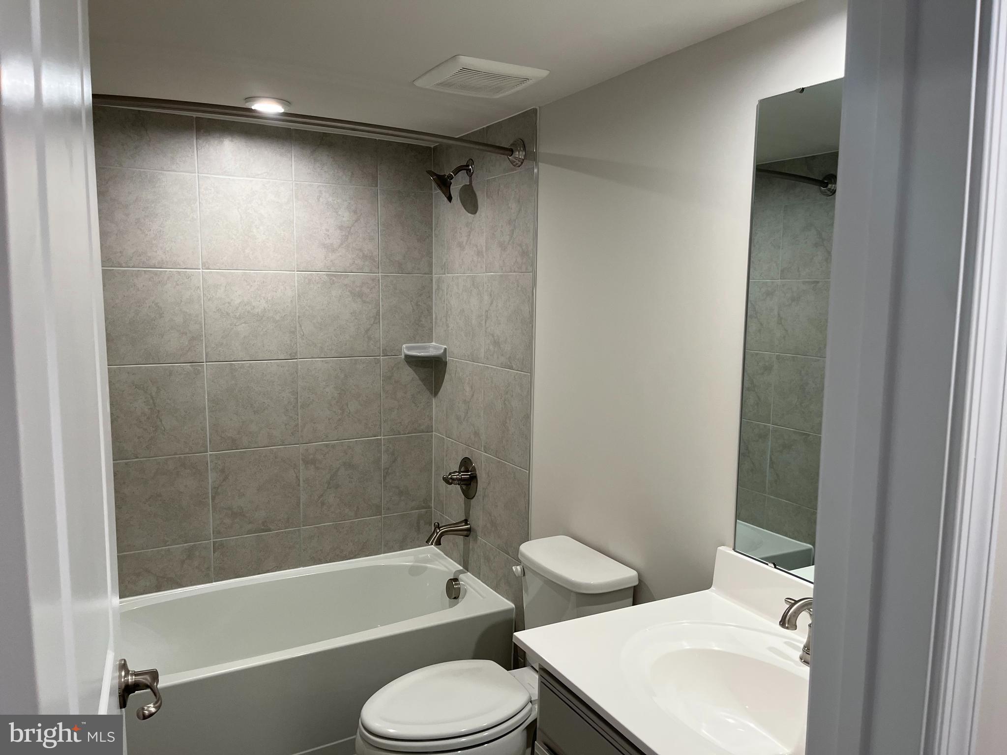 PARKSIDE - Residential Lease