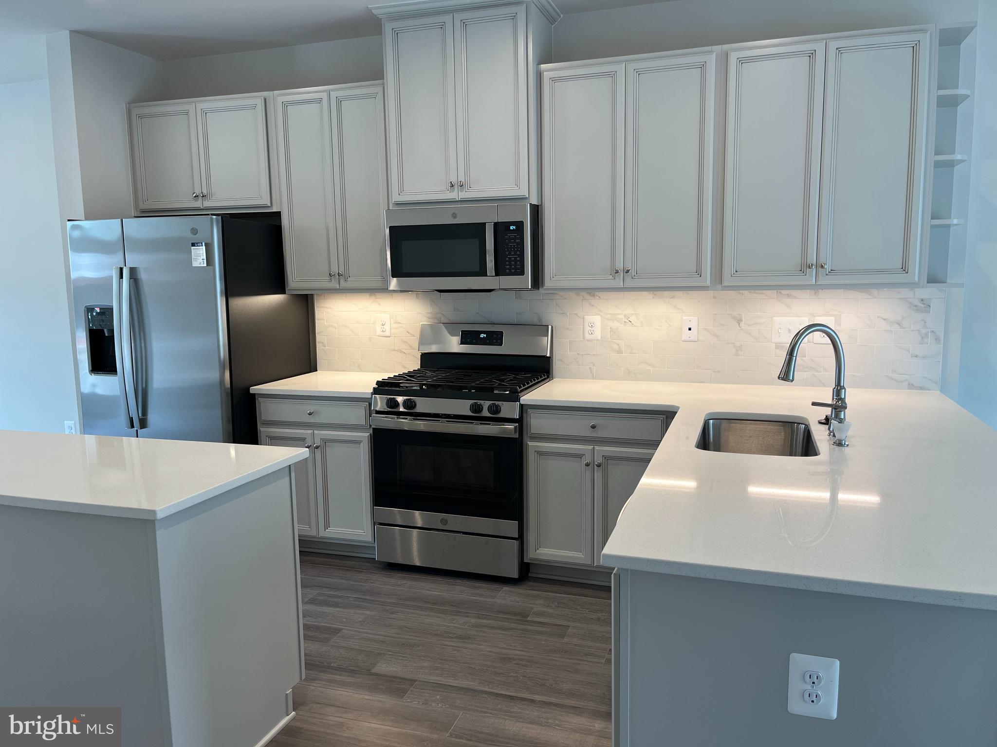 PARKSIDE - Residential Lease