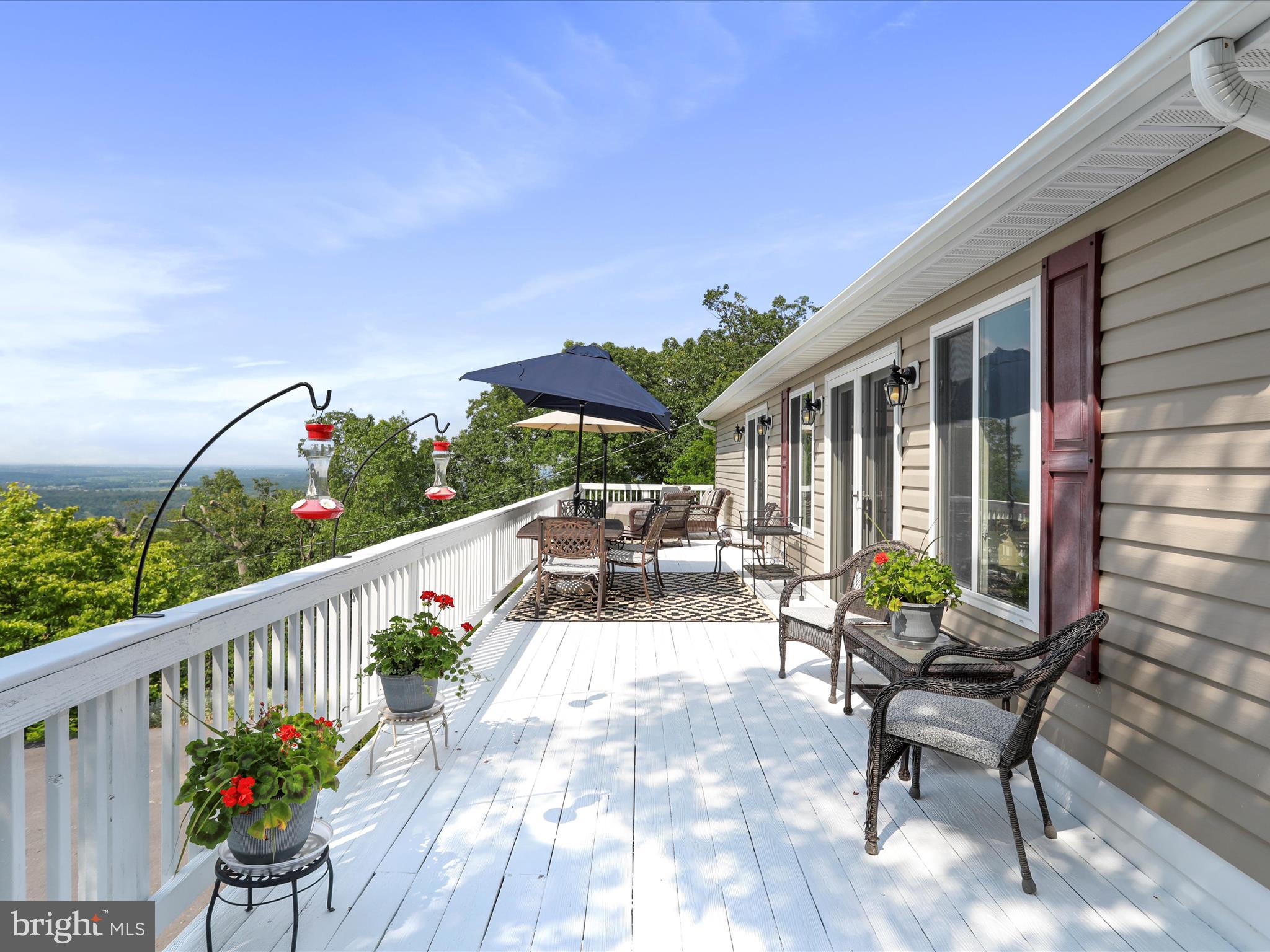 1390 APPLEWOOD DRIVE
