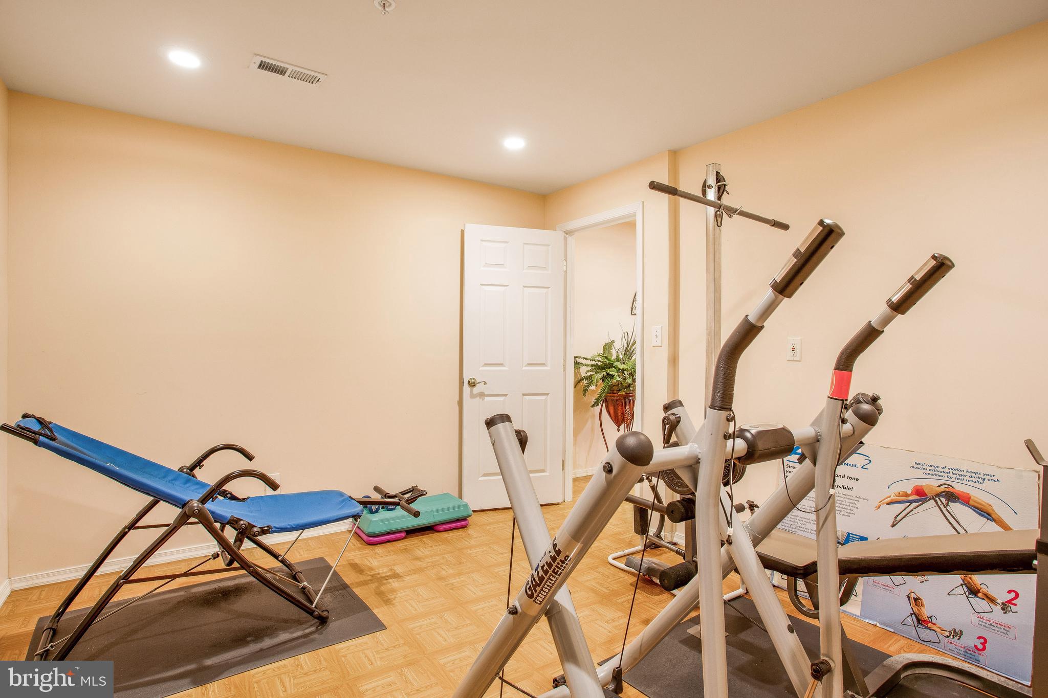 CHELTENHAM WOODS - Residential