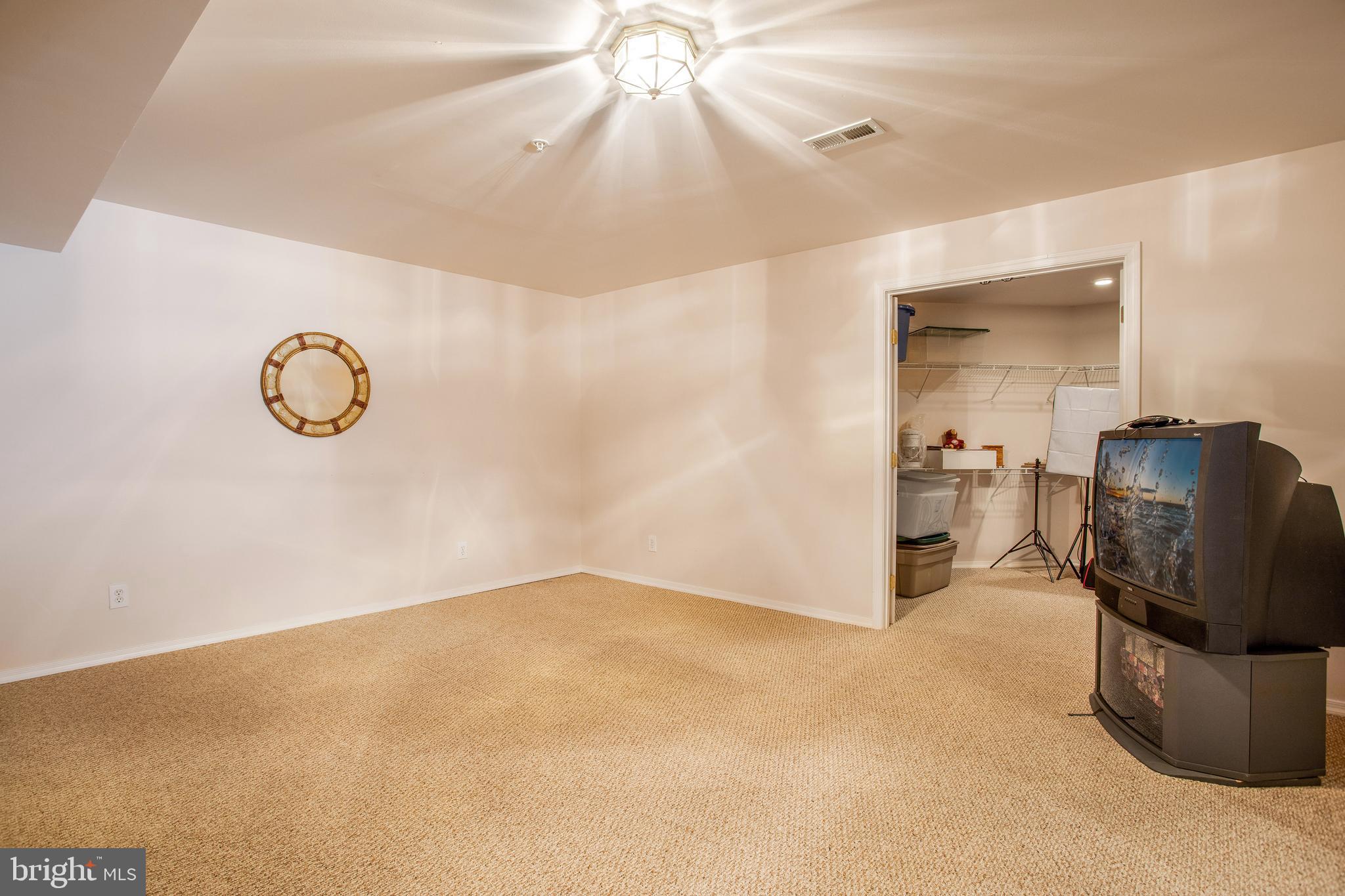 CHELTENHAM WOODS - Residential