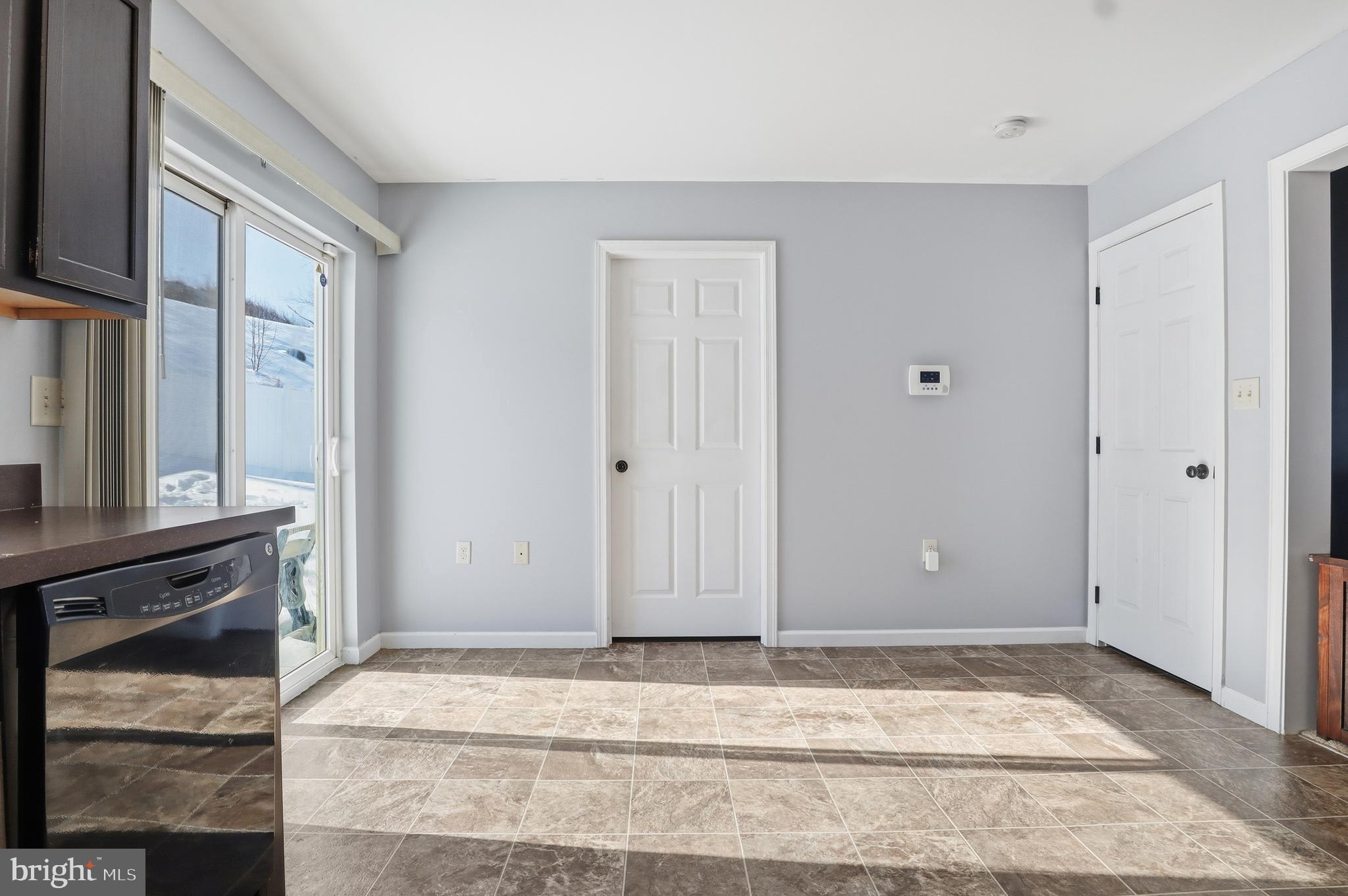 LAUREL VISTAS - Residential