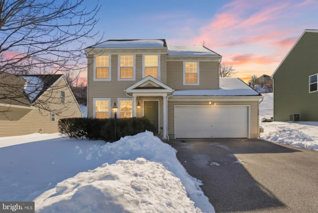 Photo of 370 Azalea Drive, WINDSOR, PA 17366 (MLS # PAYK2097430)