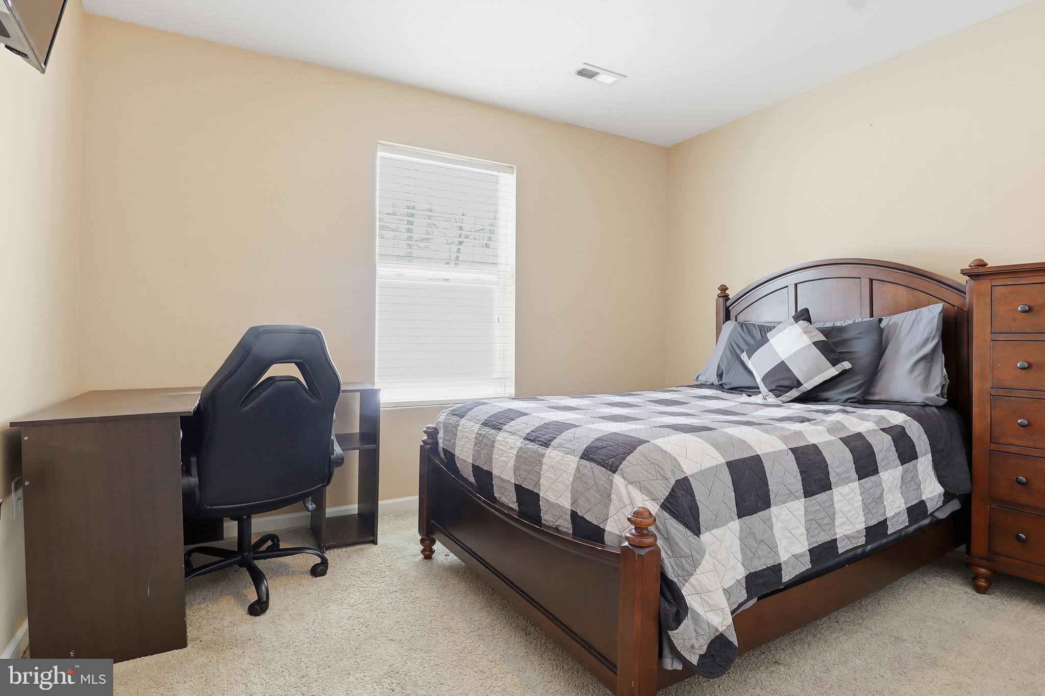 LAUREL VISTAS - Residential