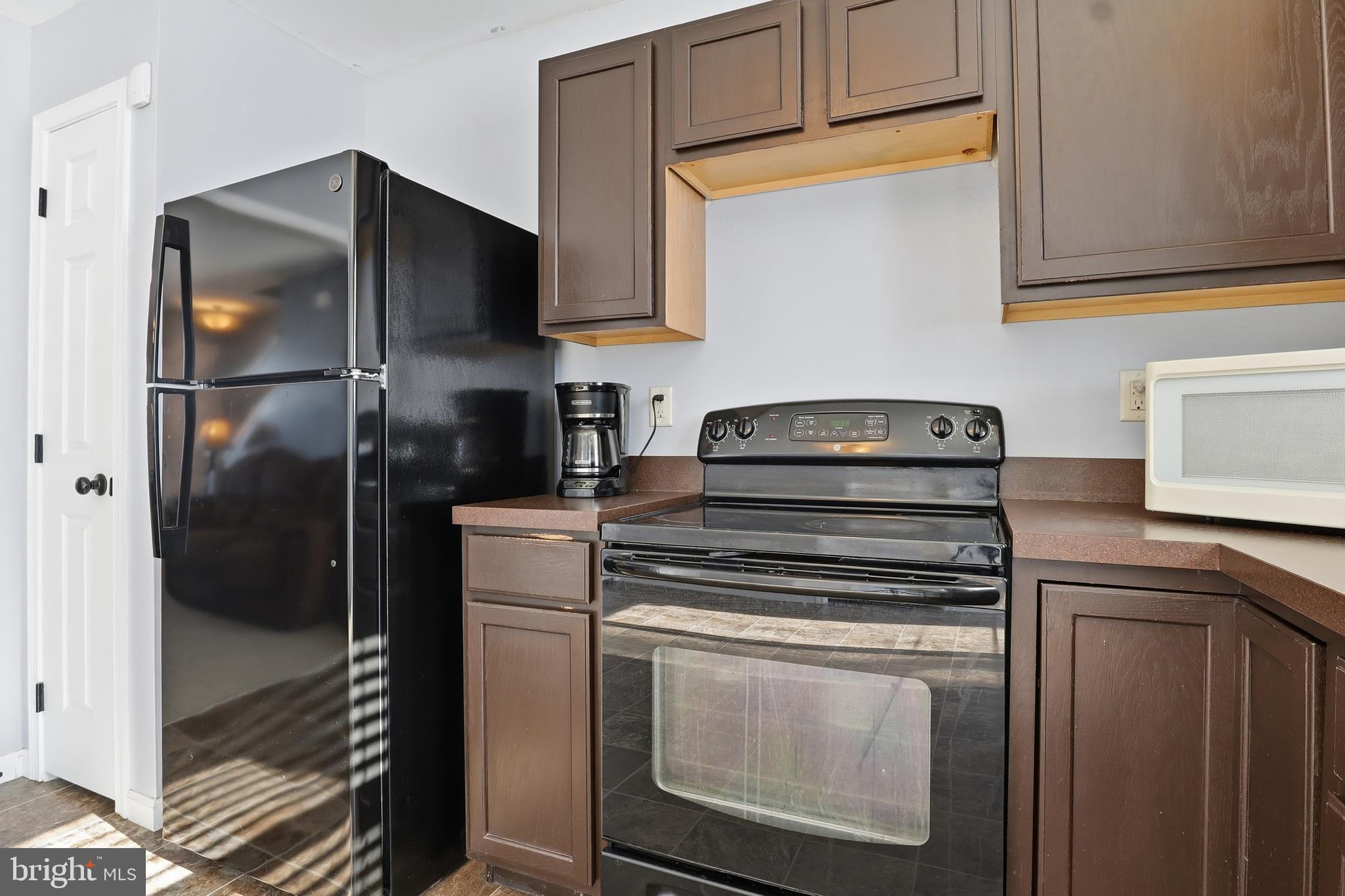 LAUREL VISTAS - Residential