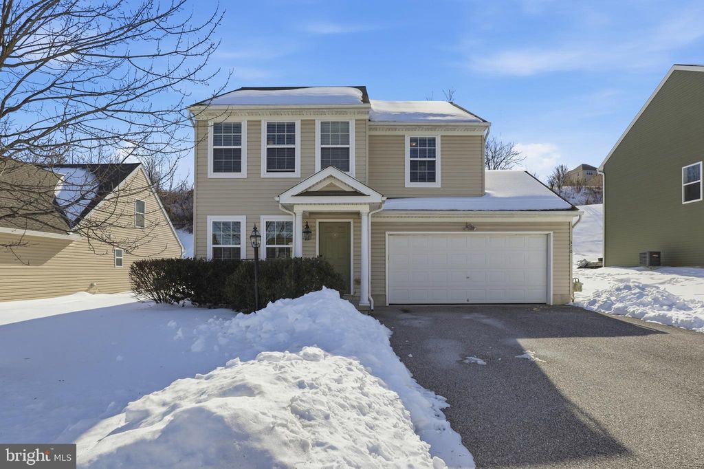 Photo of 370 Azalea Drive, WINDSOR, PA 17366 (MLS # PAYK2097430)