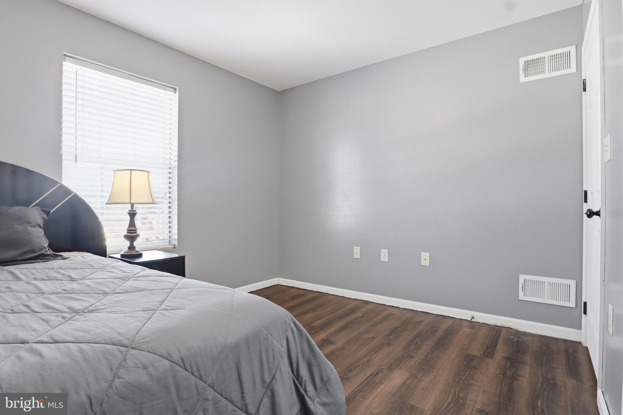 LAUREL VISTAS - Residential