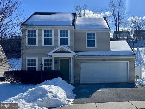 Photo of 370 Azalea Drive, WINDSOR, PA 17366 (MLS # PAYK2097430)