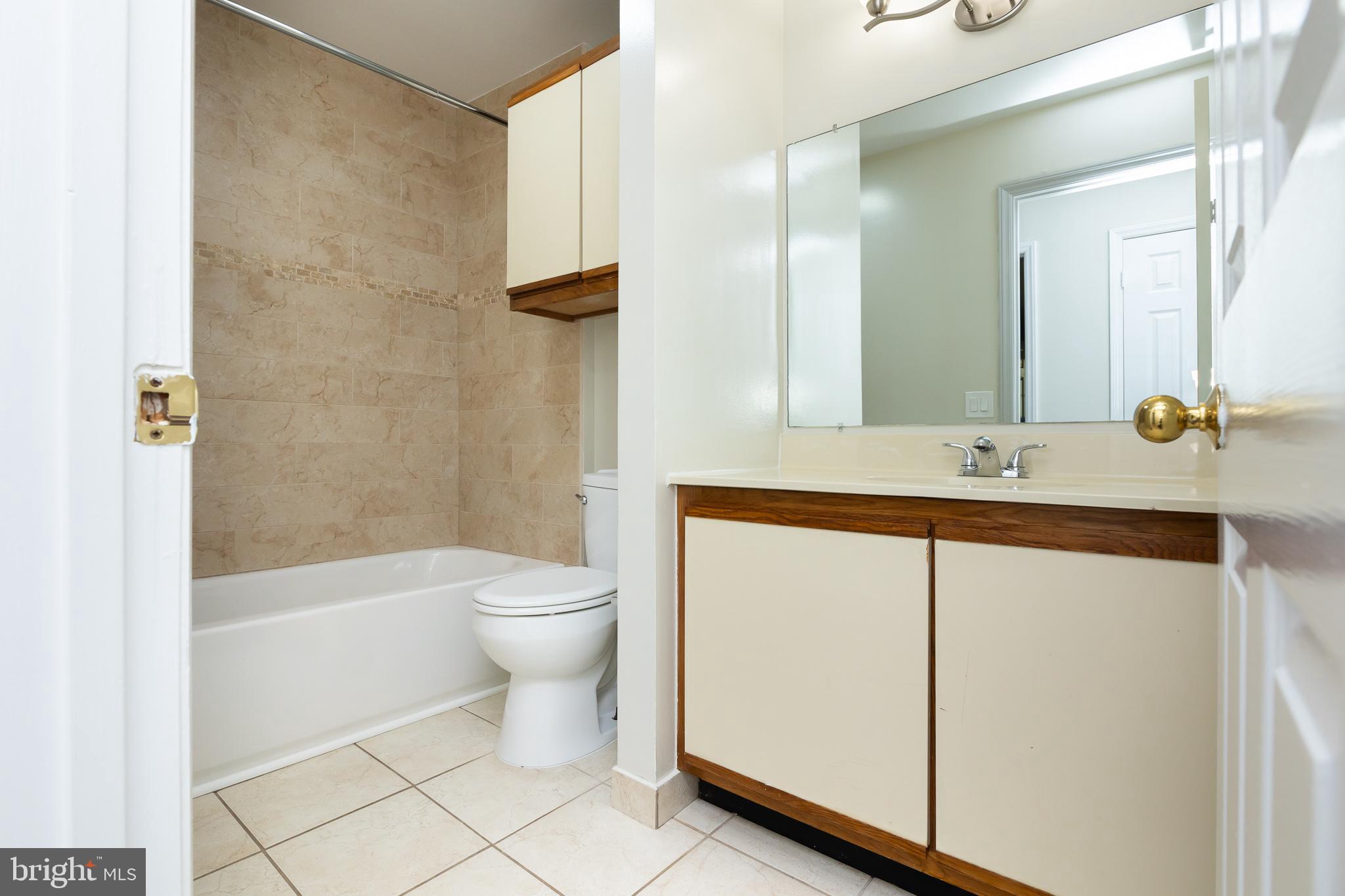 GABLES OF TUCKERMAN - Residential Lease