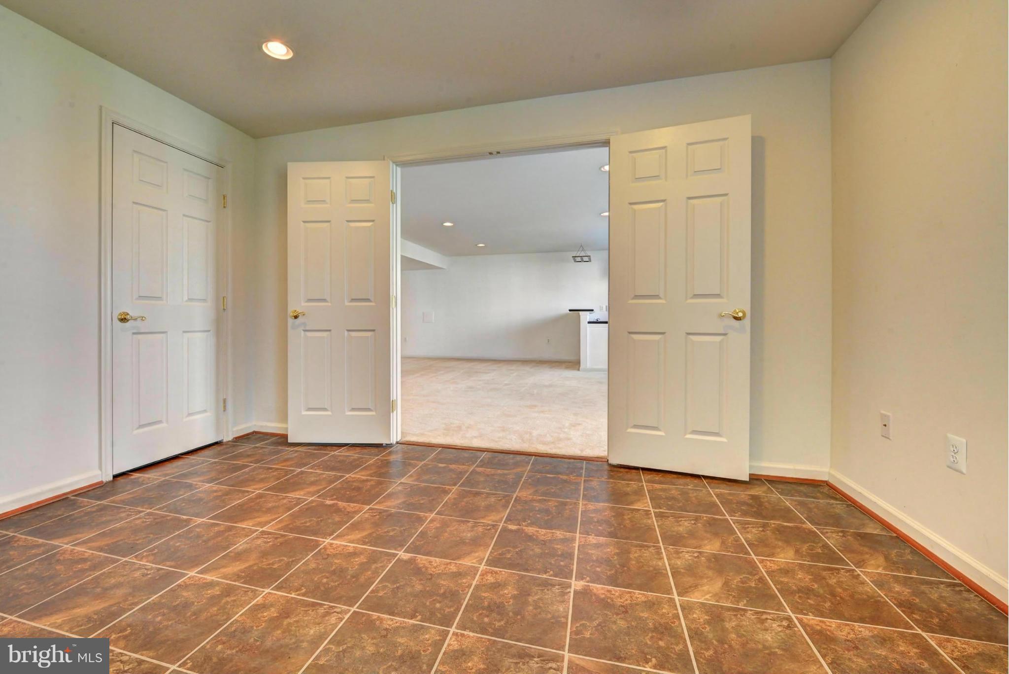 VILLAS AT THE RIDGES - Residential