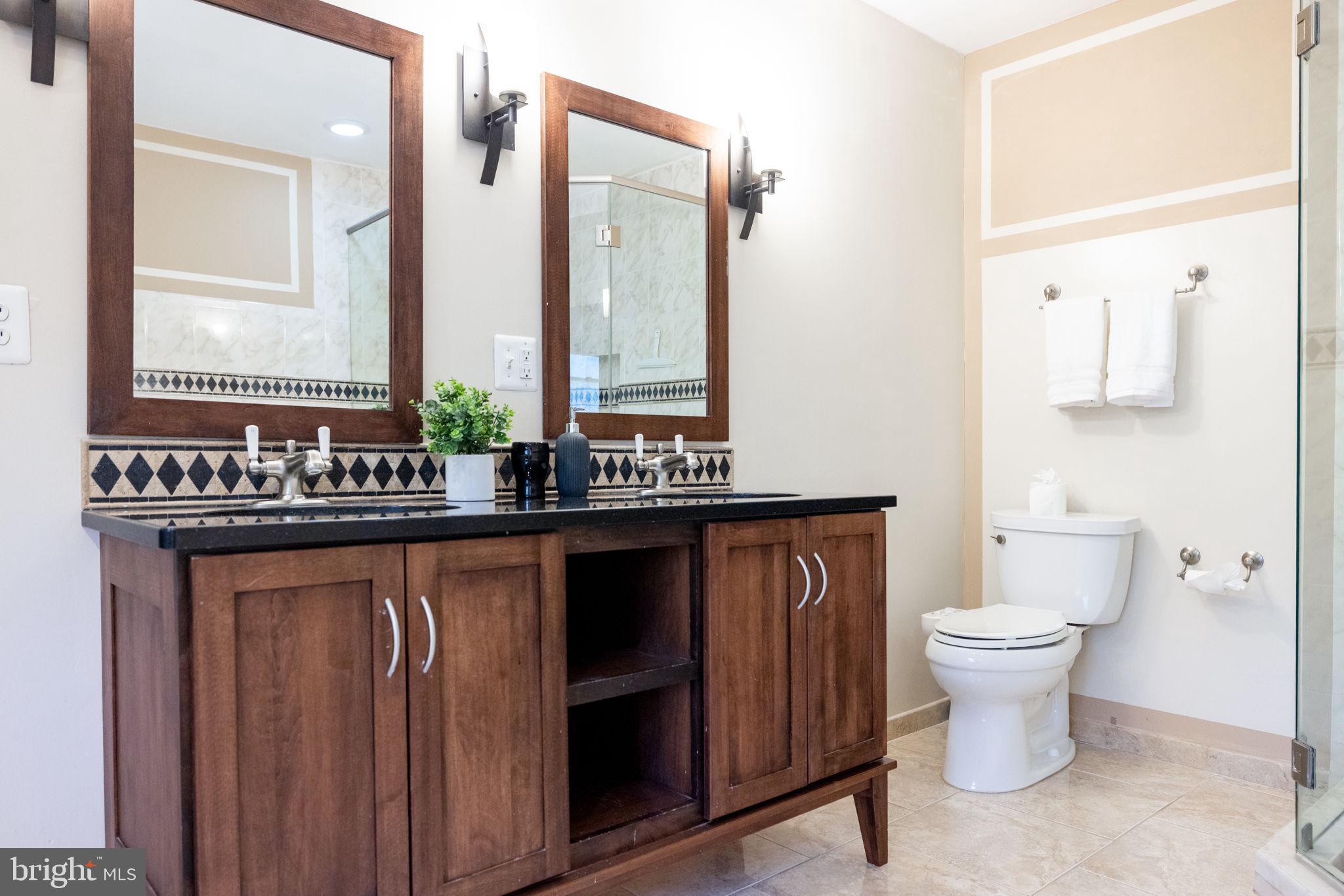 HAMPTON WOODS - Residential