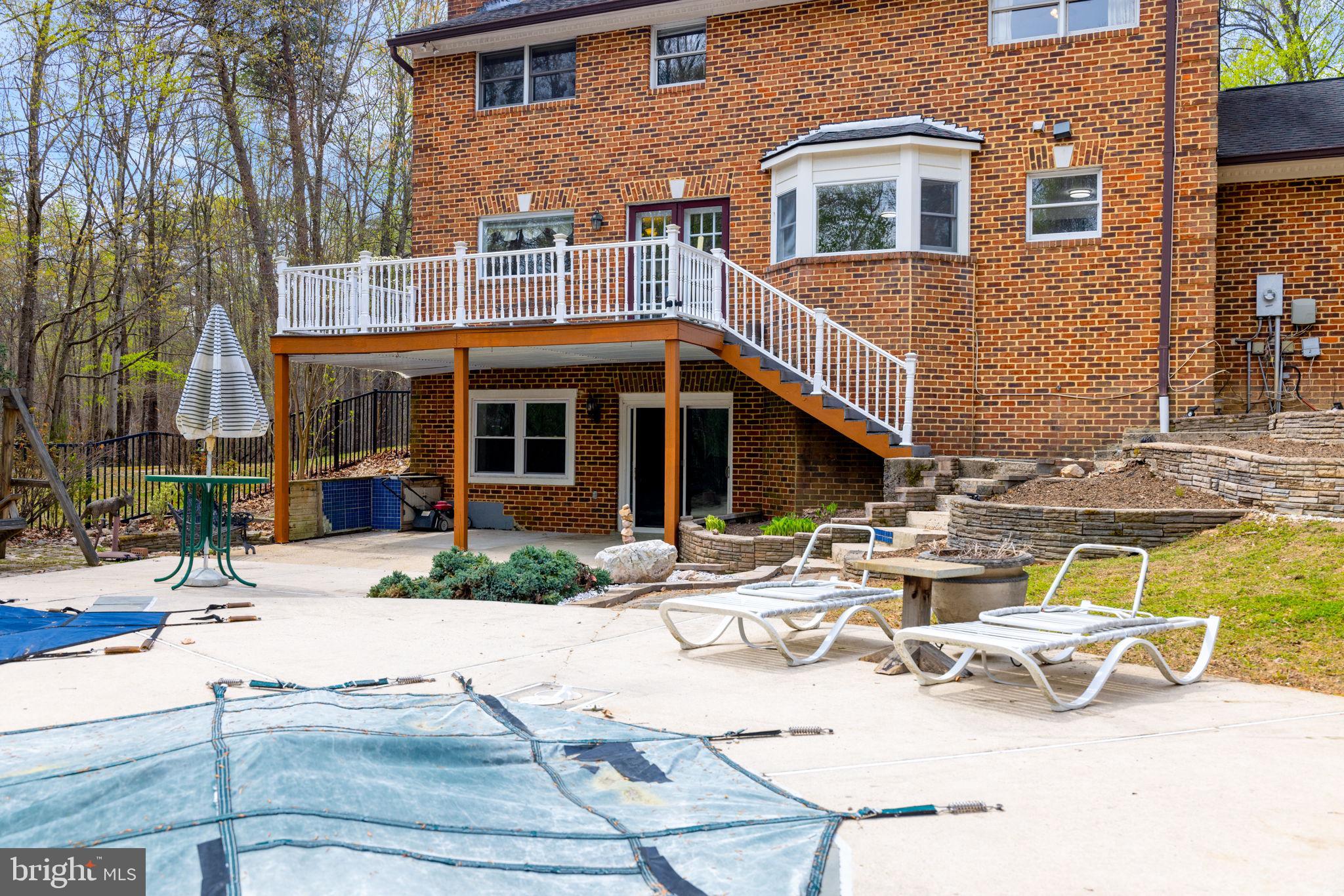 HAMPTON WOODS - Residential