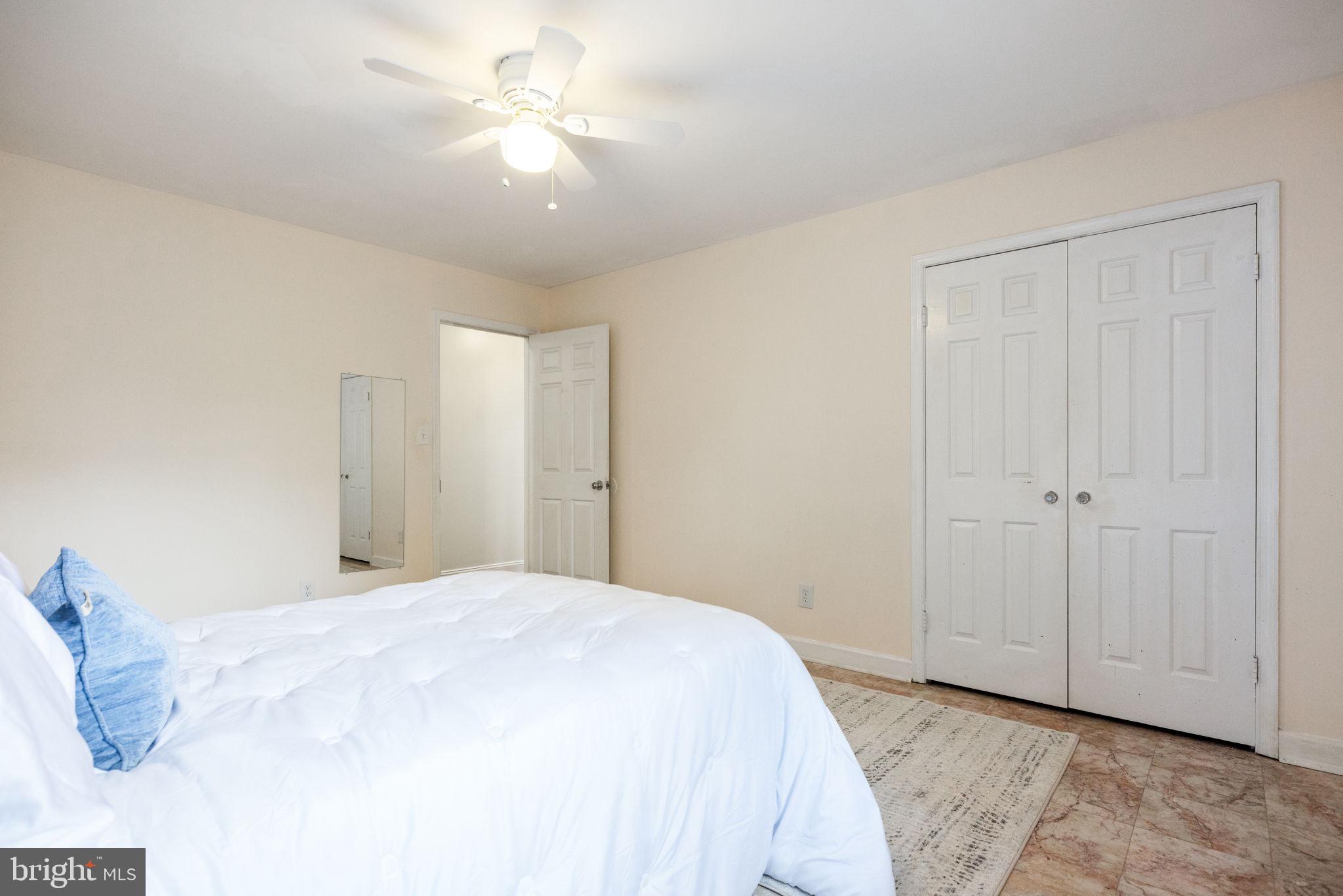 HAMPTON WOODS - Residential