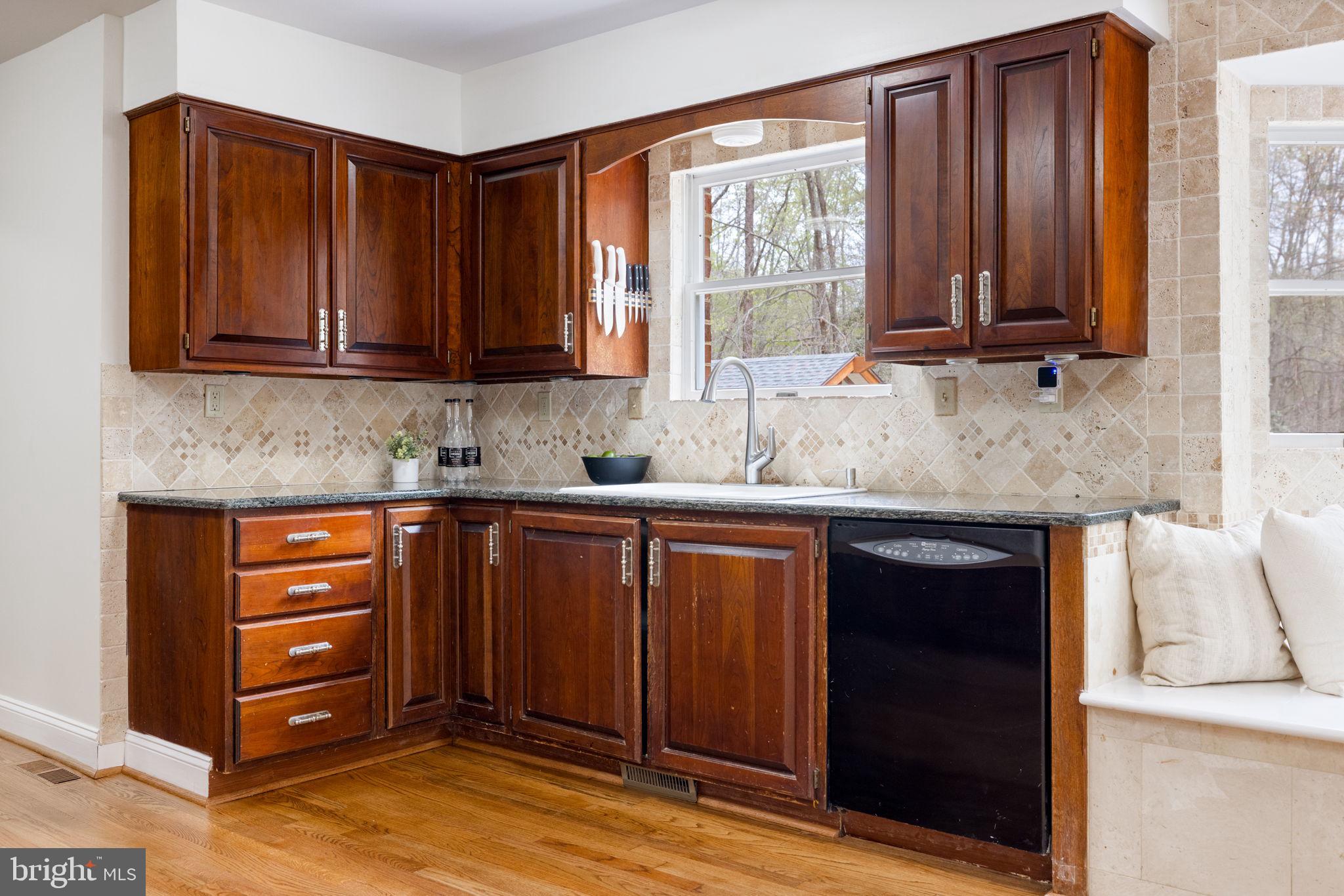 HAMPTON WOODS - Residential