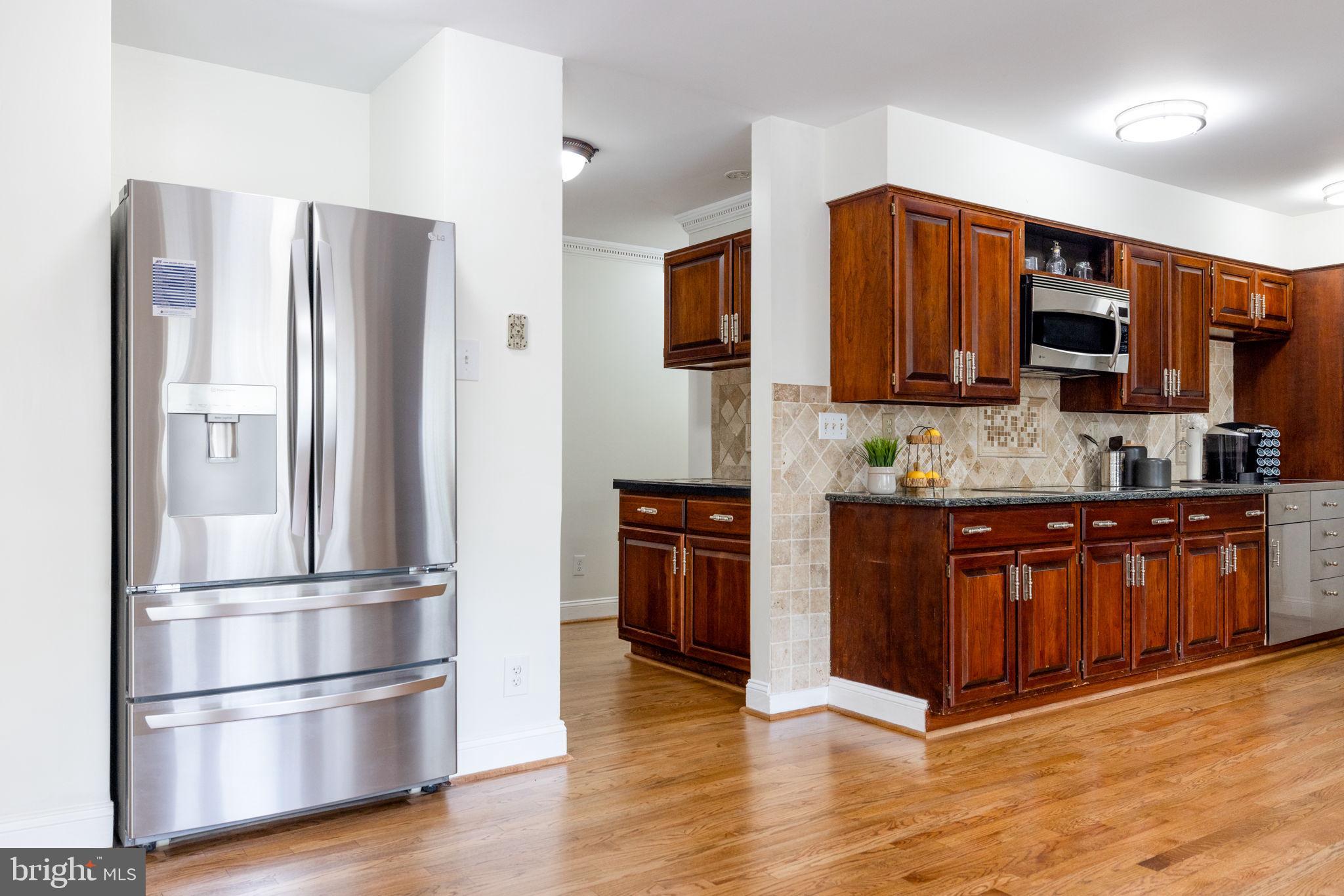 HAMPTON WOODS - Residential