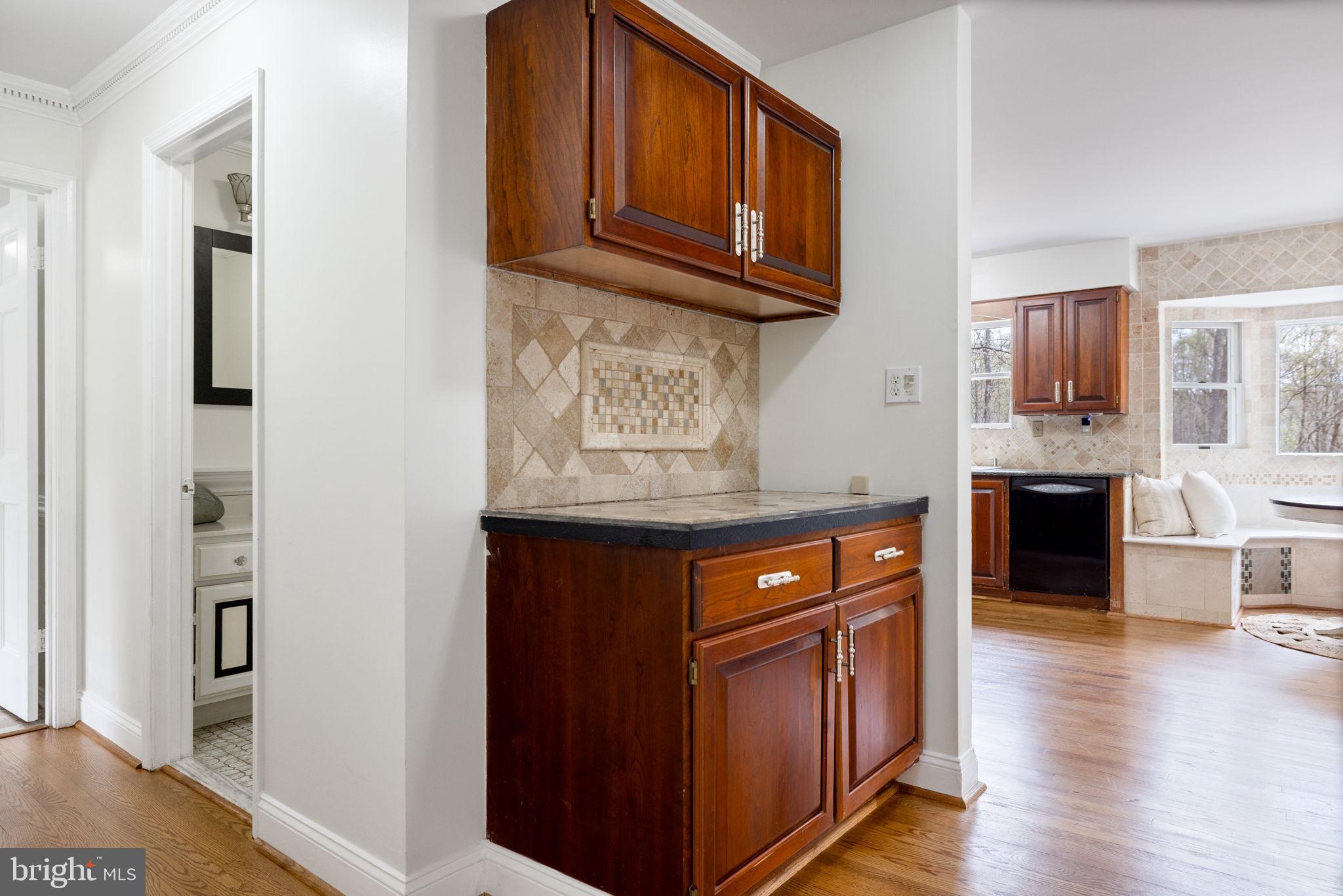 HAMPTON WOODS - Residential