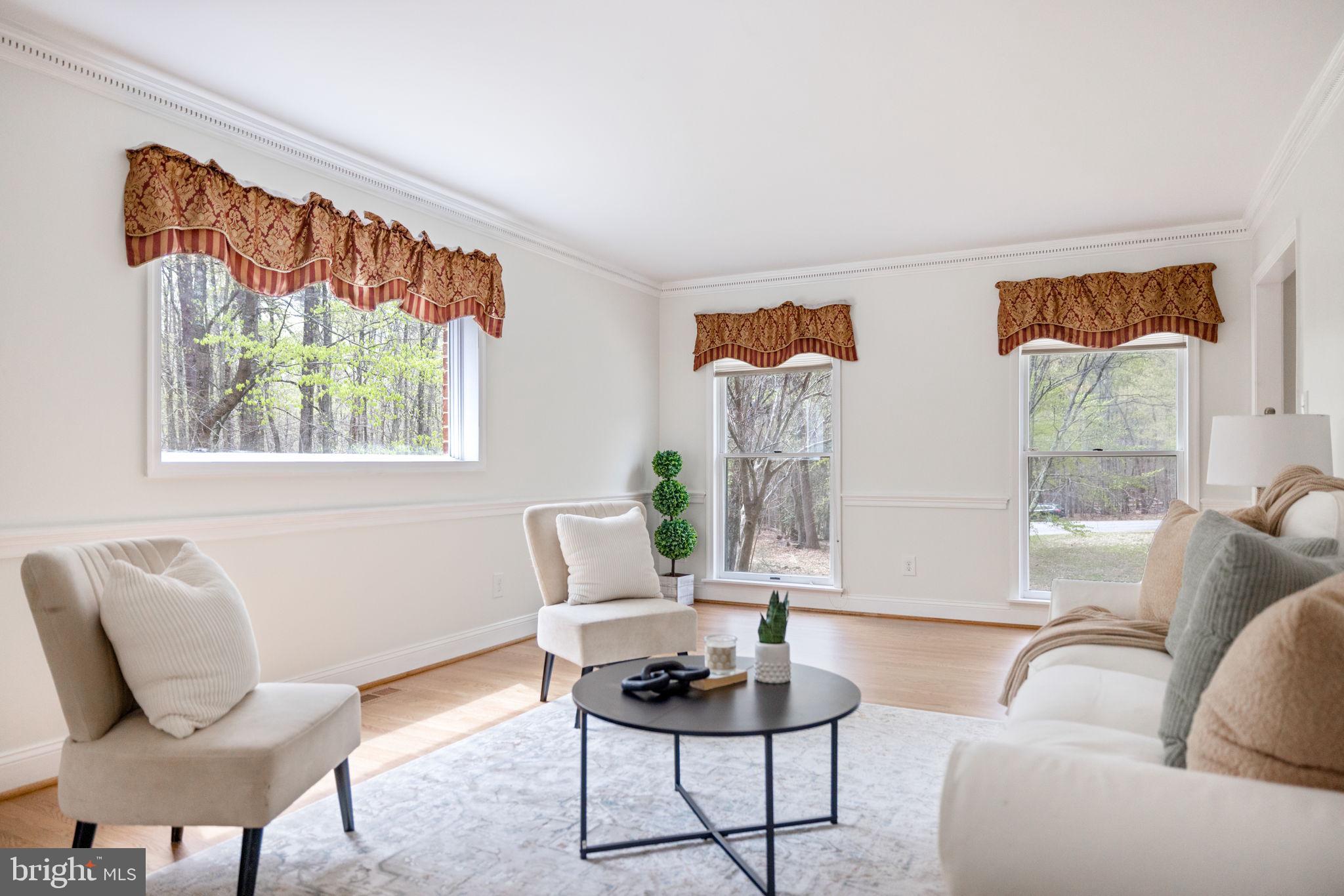 HAMPTON WOODS - Residential