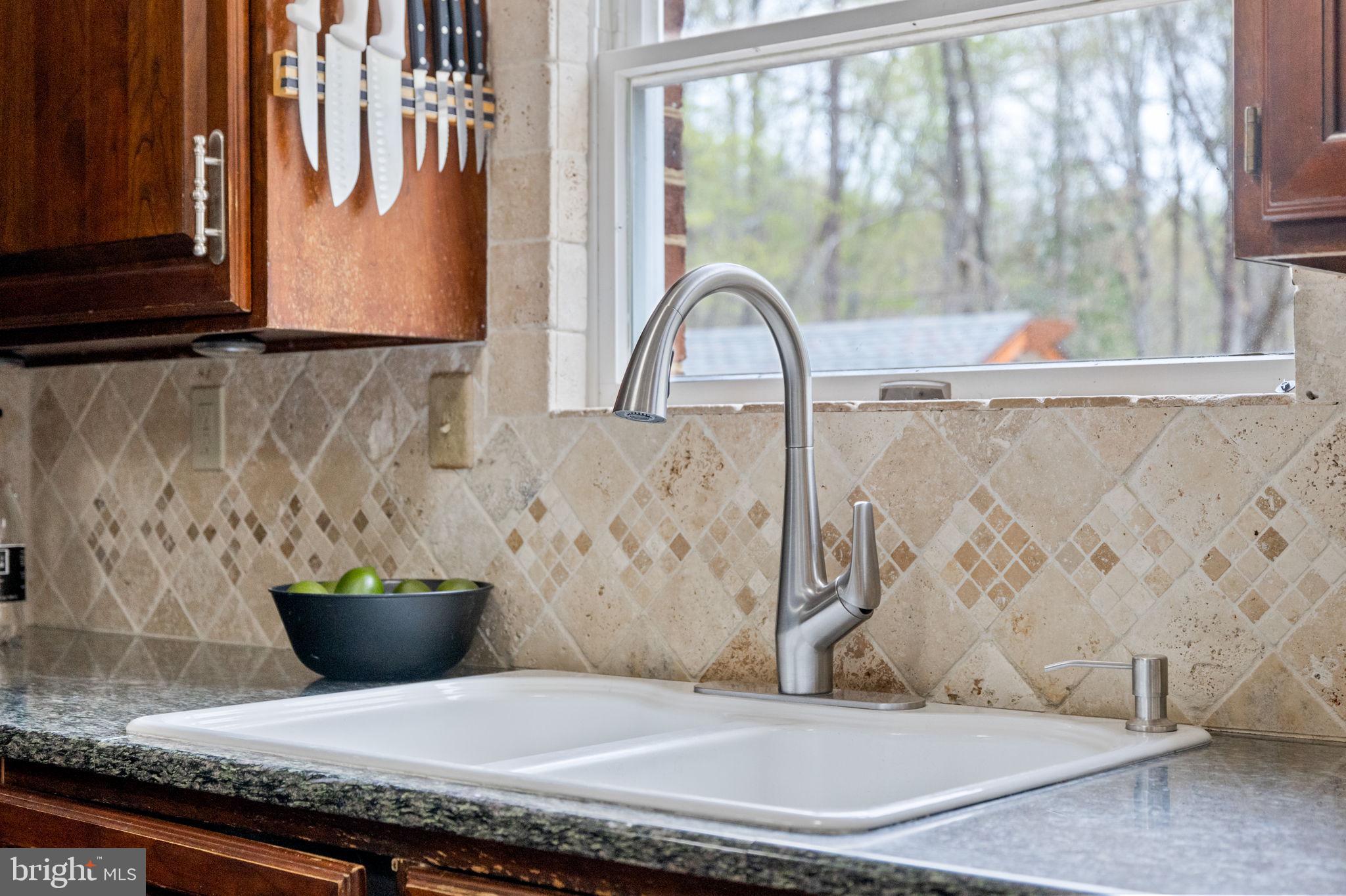 HAMPTON WOODS - Residential