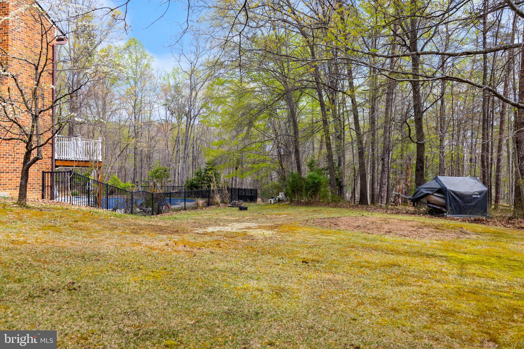 HAMPTON WOODS - Residential