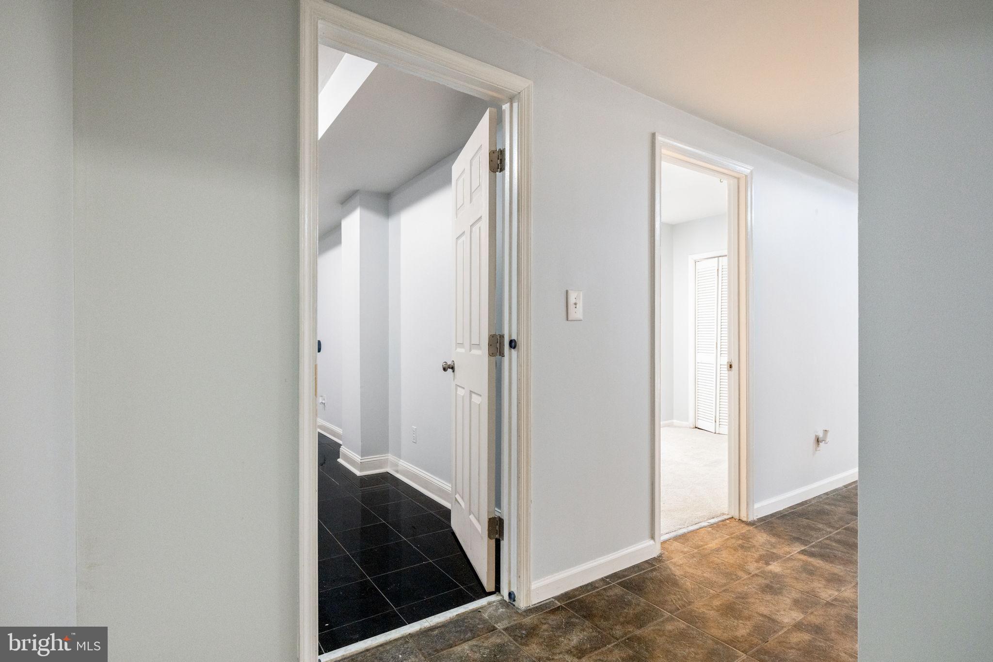 HAMPTON WOODS - Residential