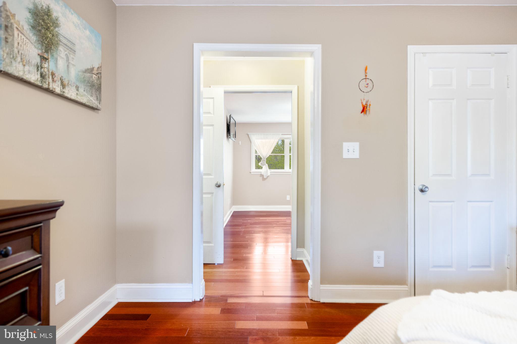 HAMPTON WOODS - Residential