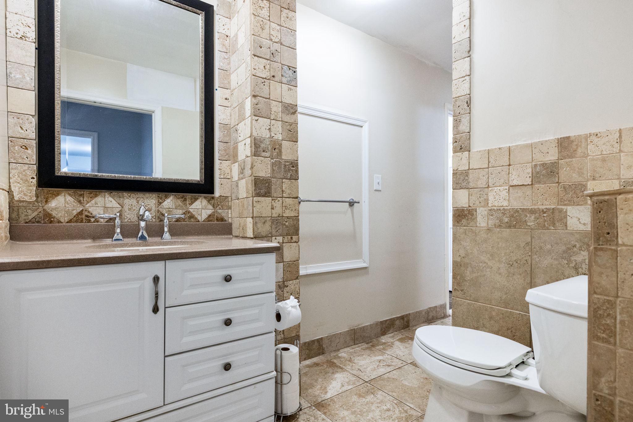 HAMPTON WOODS - Residential