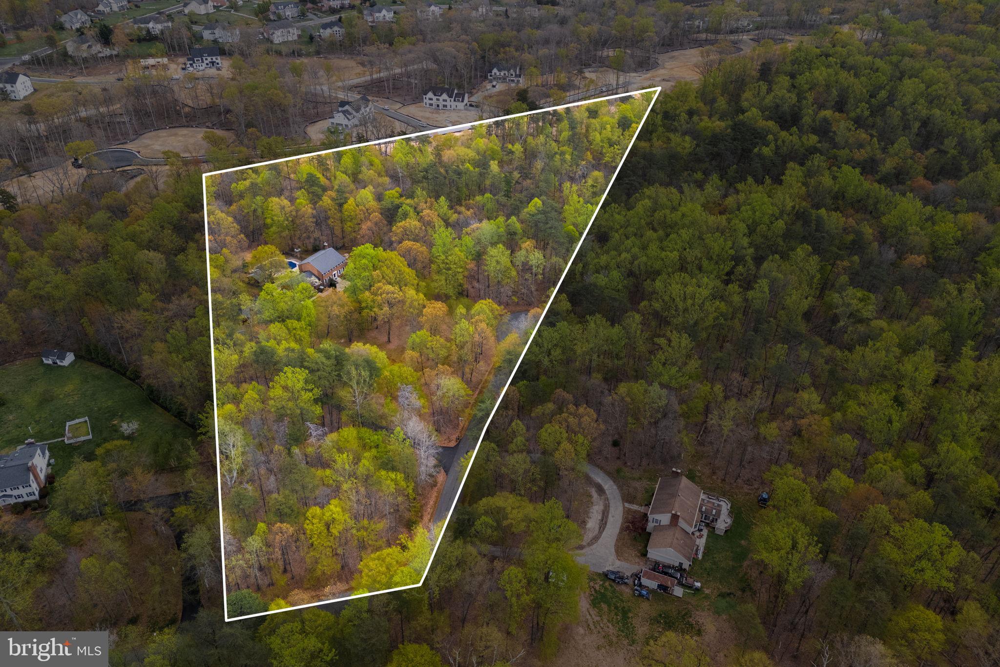 HAMPTON WOODS - Residential