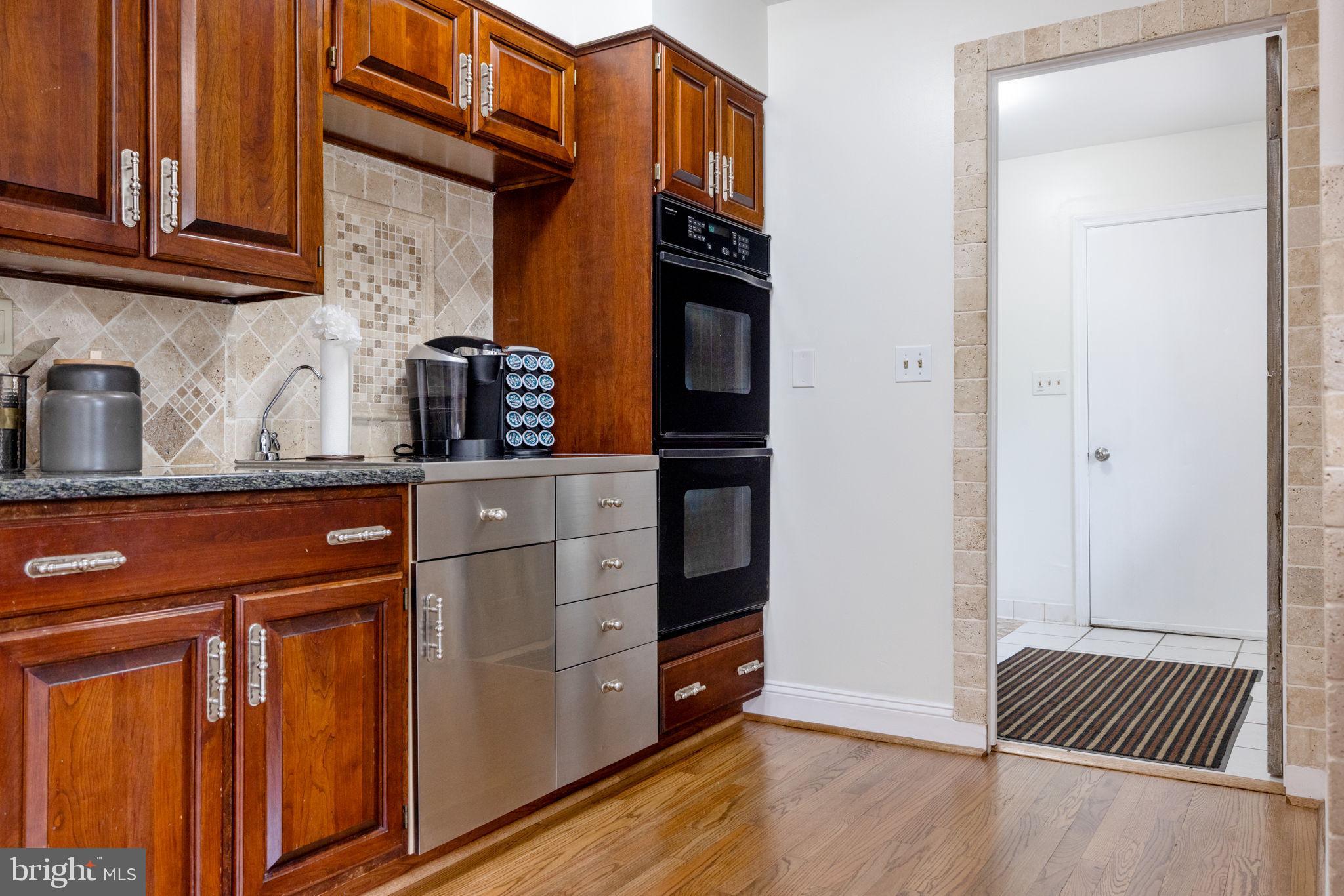 HAMPTON WOODS - Residential