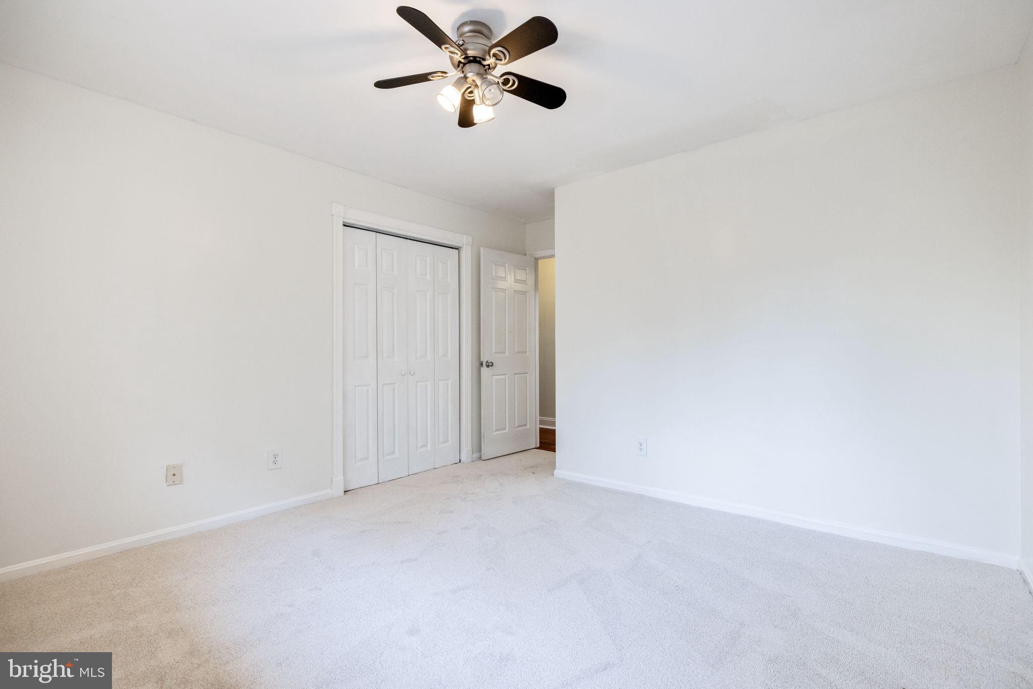 HAMPTON WOODS - Residential