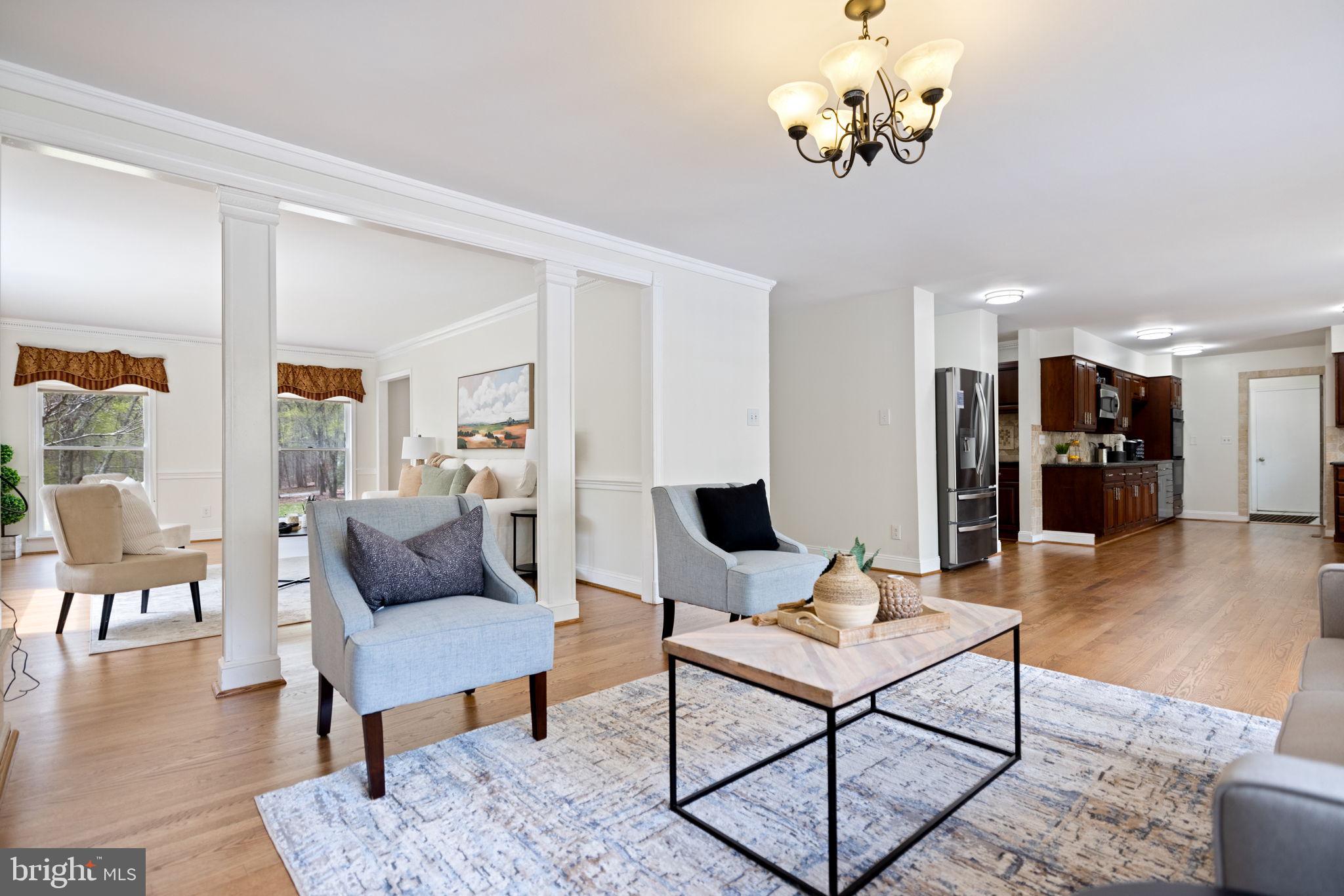 HAMPTON WOODS - Residential