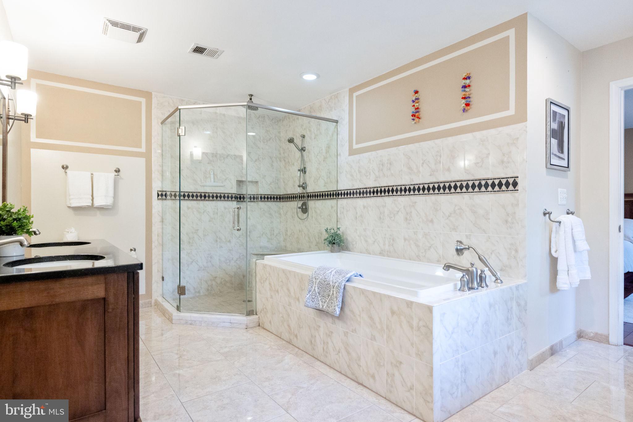 HAMPTON WOODS - Residential