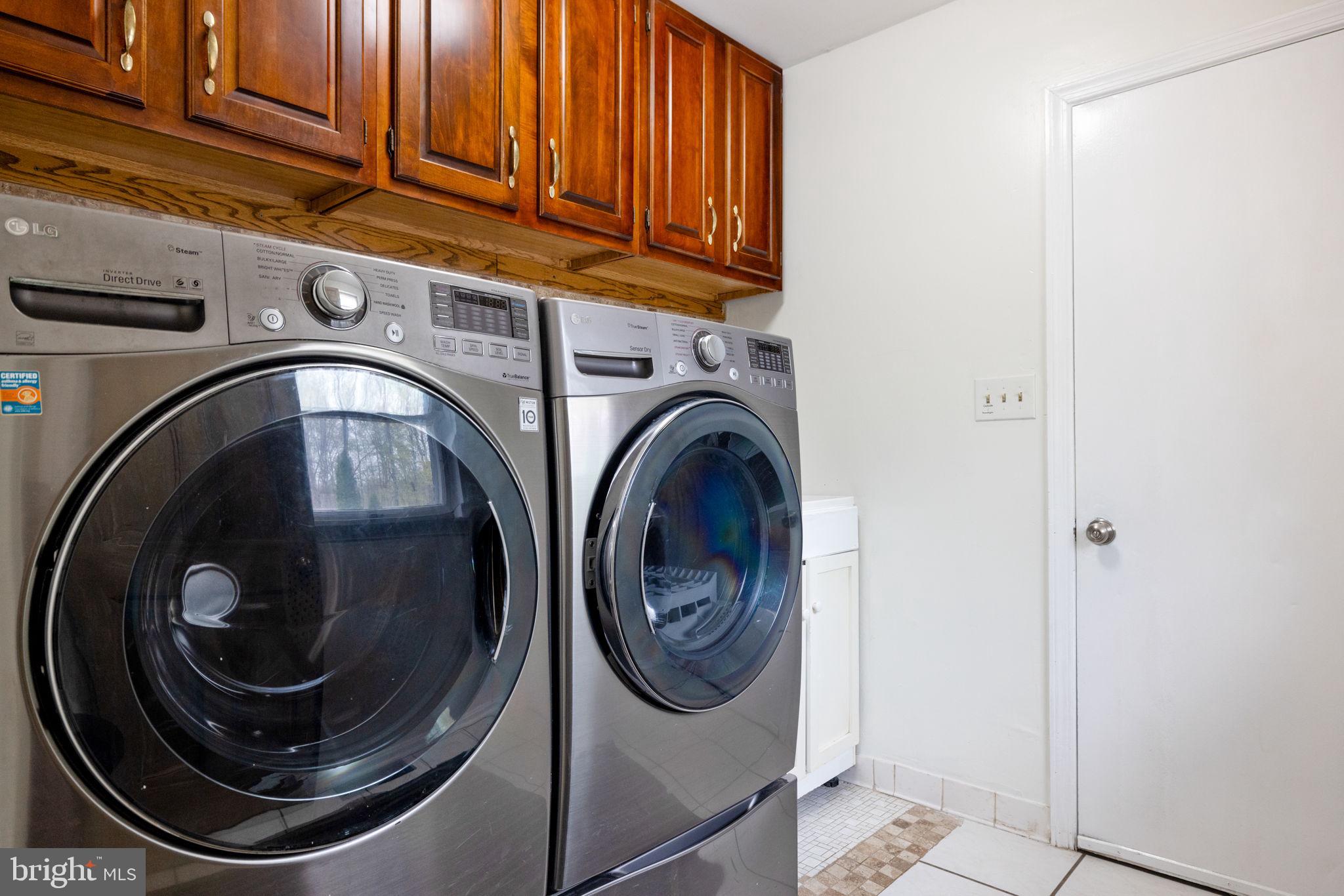 HAMPTON WOODS - Residential